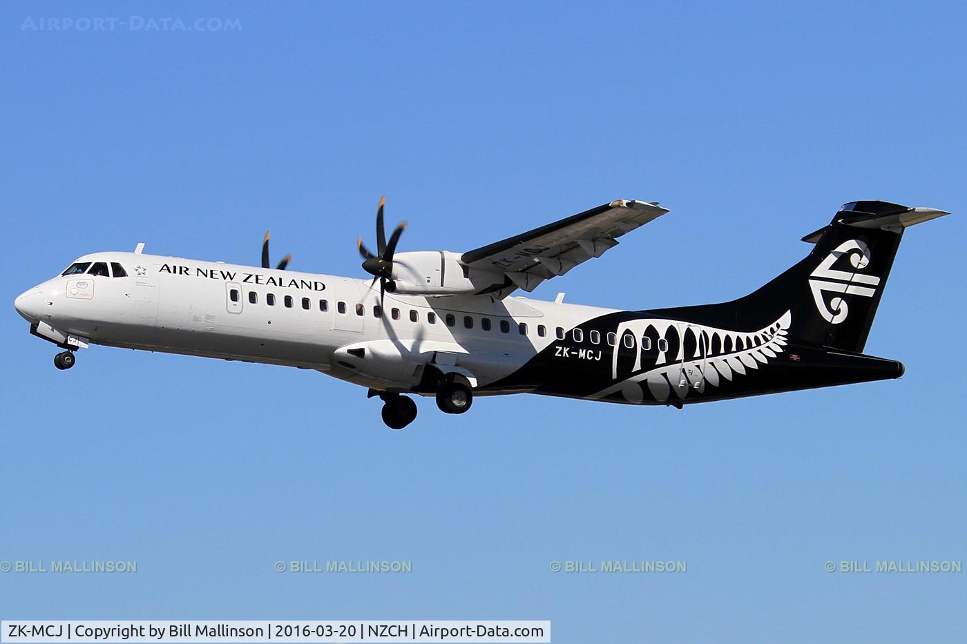 ZK-MCJ, 1999 ATR 72-212A C/N 624, finals to 02