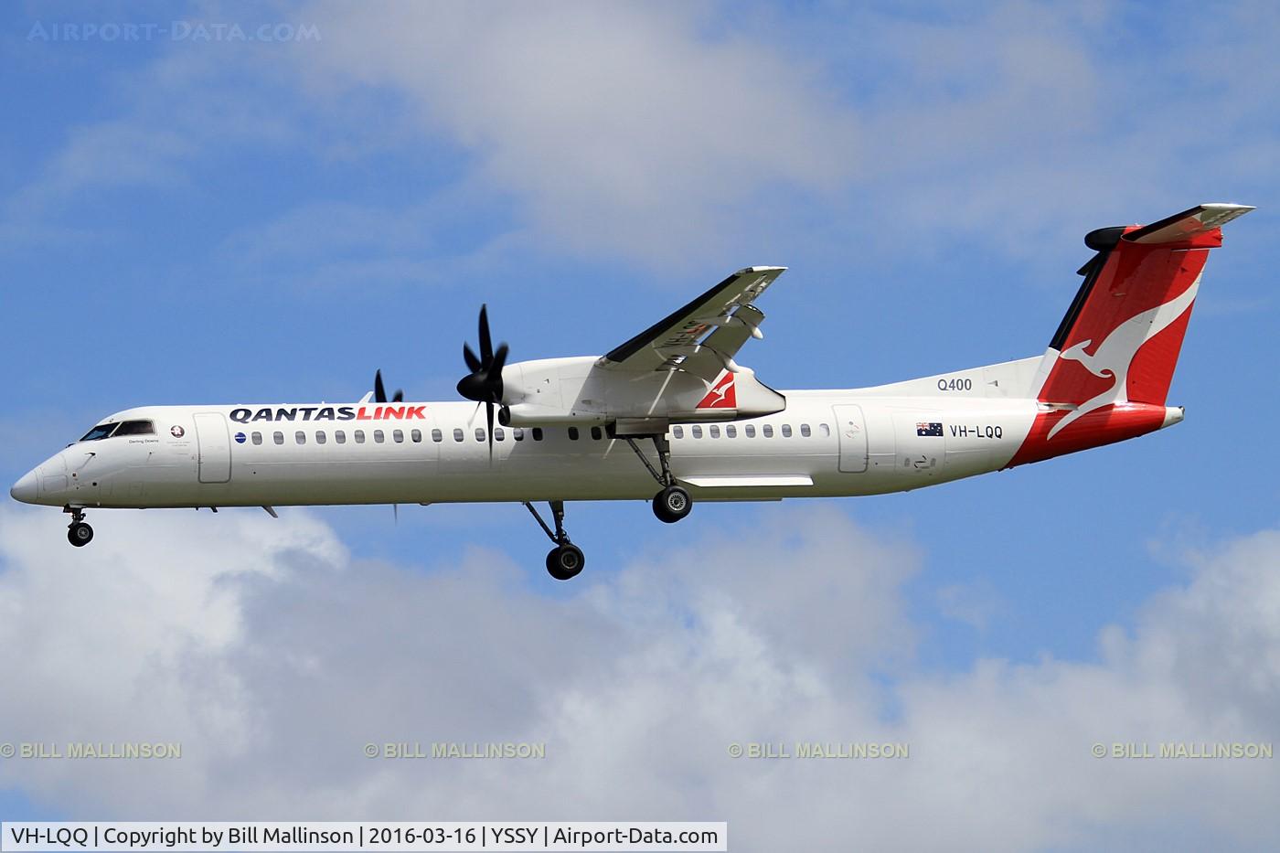 VH-LQQ, 2014 Bombardier DHC-8-402 Dash 8 C/N 4461, finals to 16R