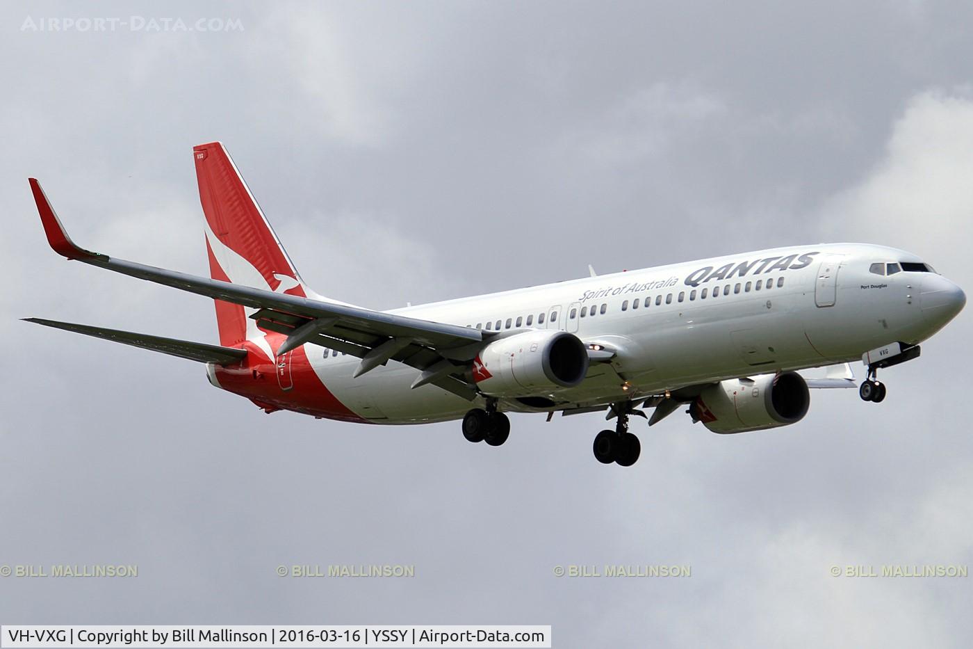 VH-VXG, 2001 Boeing 737-838 C/N 30901, finals to 16R