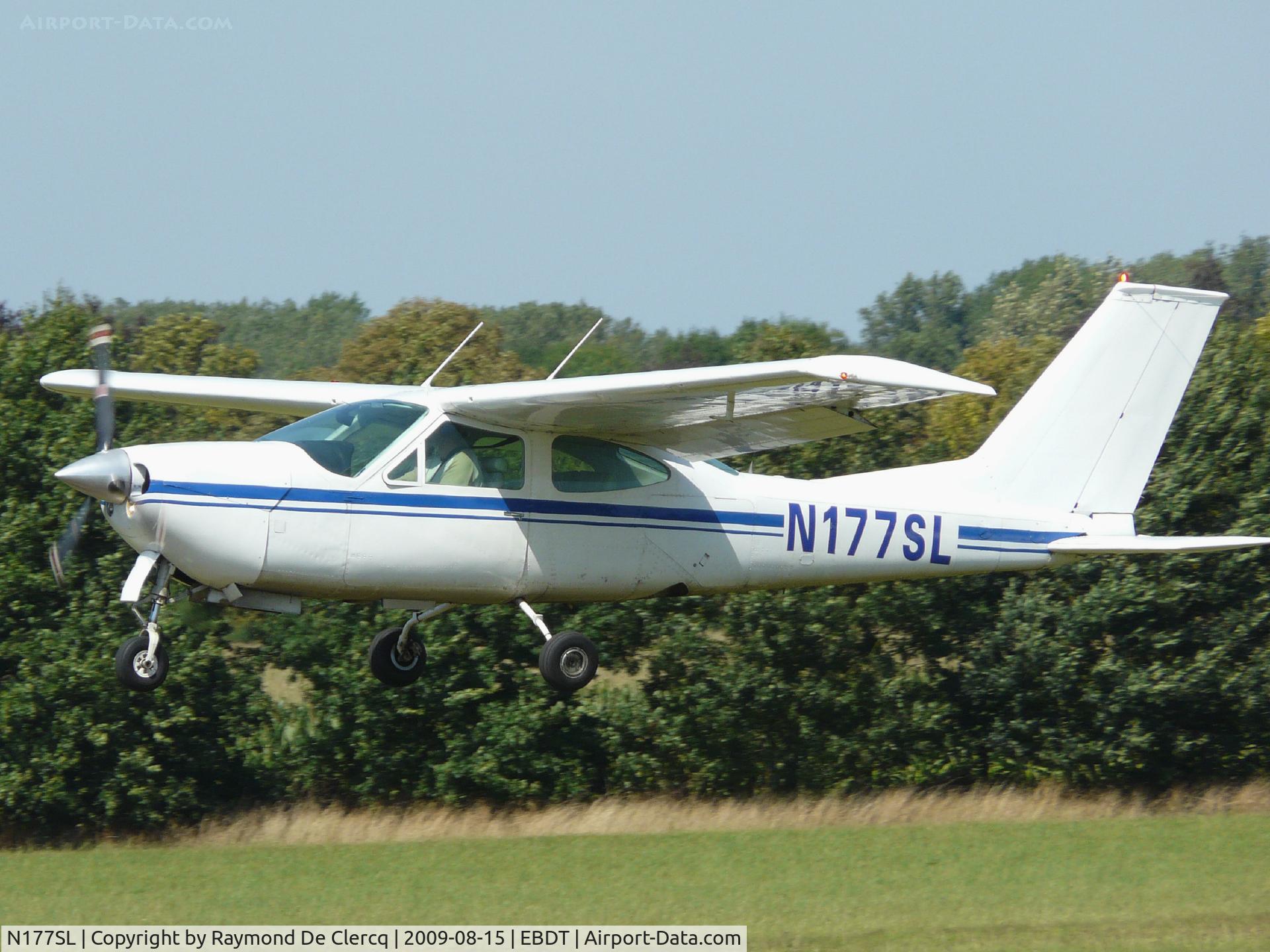 N177SL, 1975 Cessna 177RG Cardinal C/N 177RG0660, Landing at 2009 Schaffen fly in.
