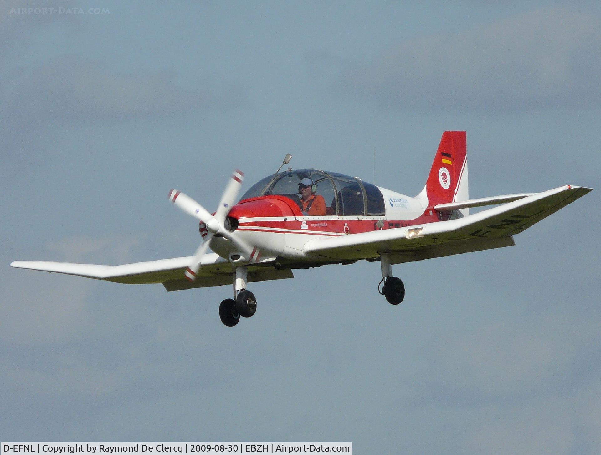 D-EFNL, Robin DR-400-180R Remorqueur Regent C/N 1551, Open door at Kiewit 2009.