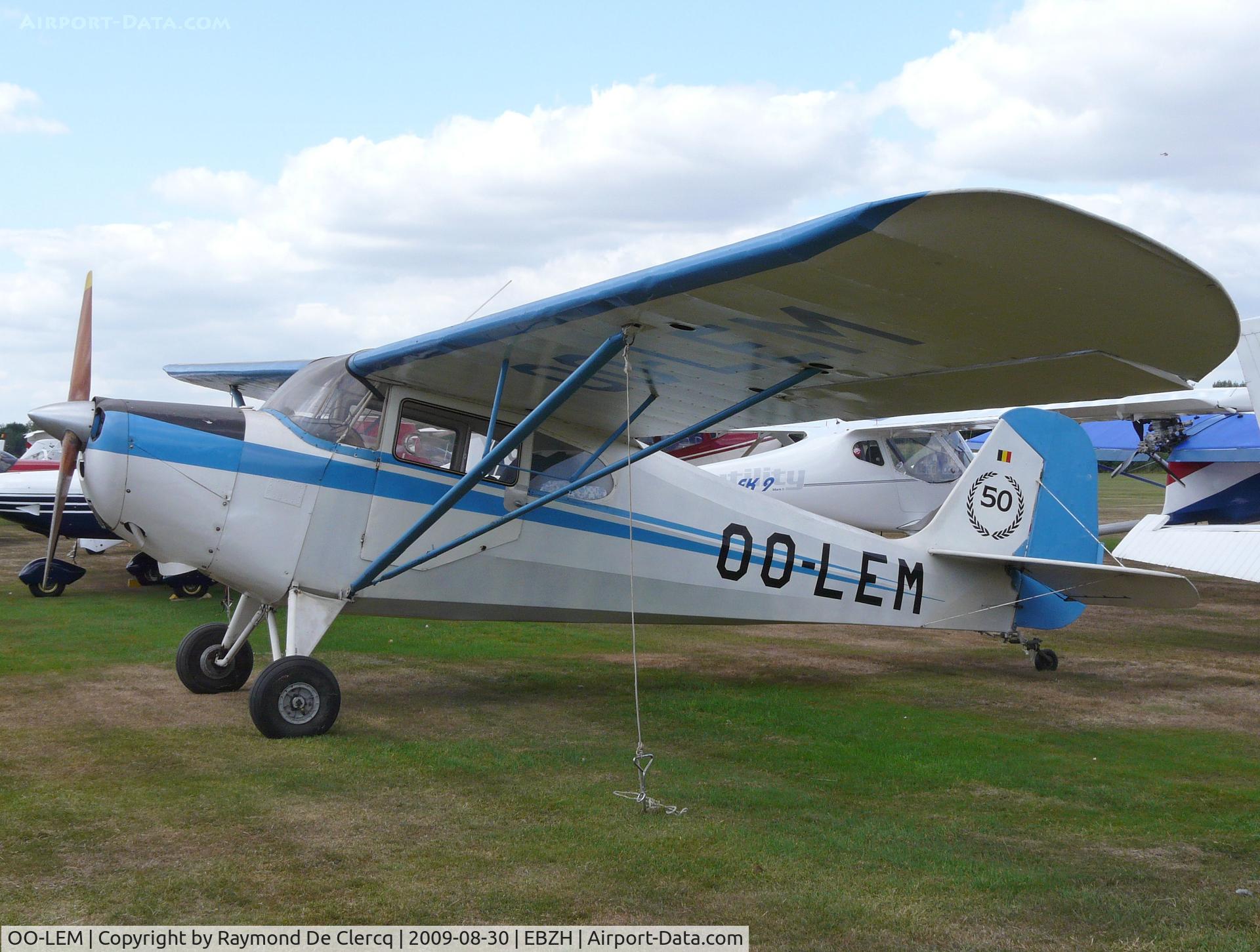 OO-LEM, 1947 Aeronca 11AC Chief Chief C/N 11AC-1607, Open door Kiewit 2009.