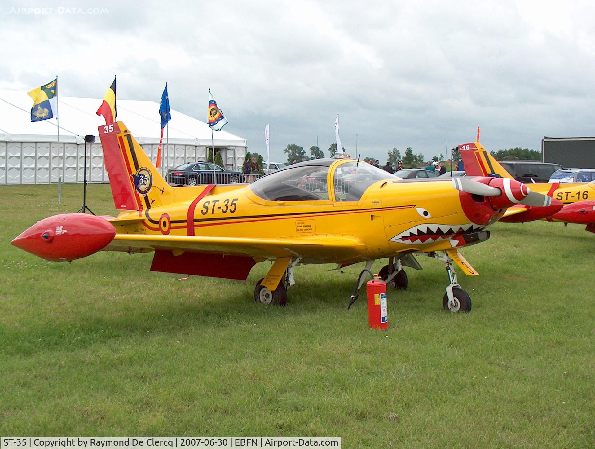 ST-35, SIAI-Marchetti SF-260M C/N 10-35, Koksijde airshow 2007.