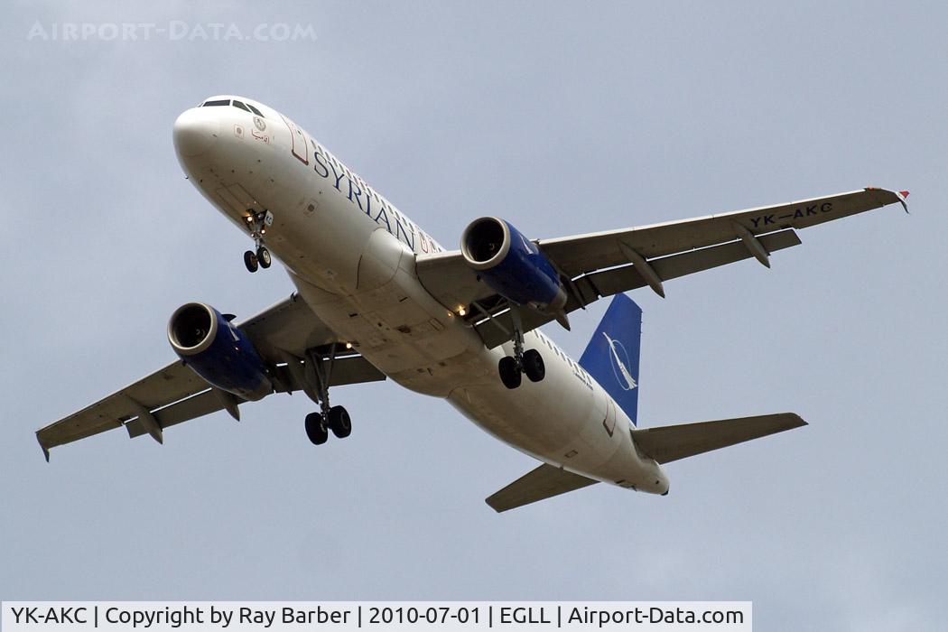 YK-AKC, 1999 Airbus A320-232 C/N 1032, Airbus A320-232 [1032] (Syrian Arab Airlines) Home~G 01/07/2010. On approach 27R.
