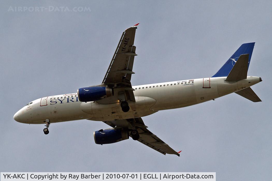 YK-AKC, 1999 Airbus A320-232 C/N 1032, Airbus A320-232 [1032] (Syrian Arab Airlines) Home~G 01/07/2010. On approach 27R.