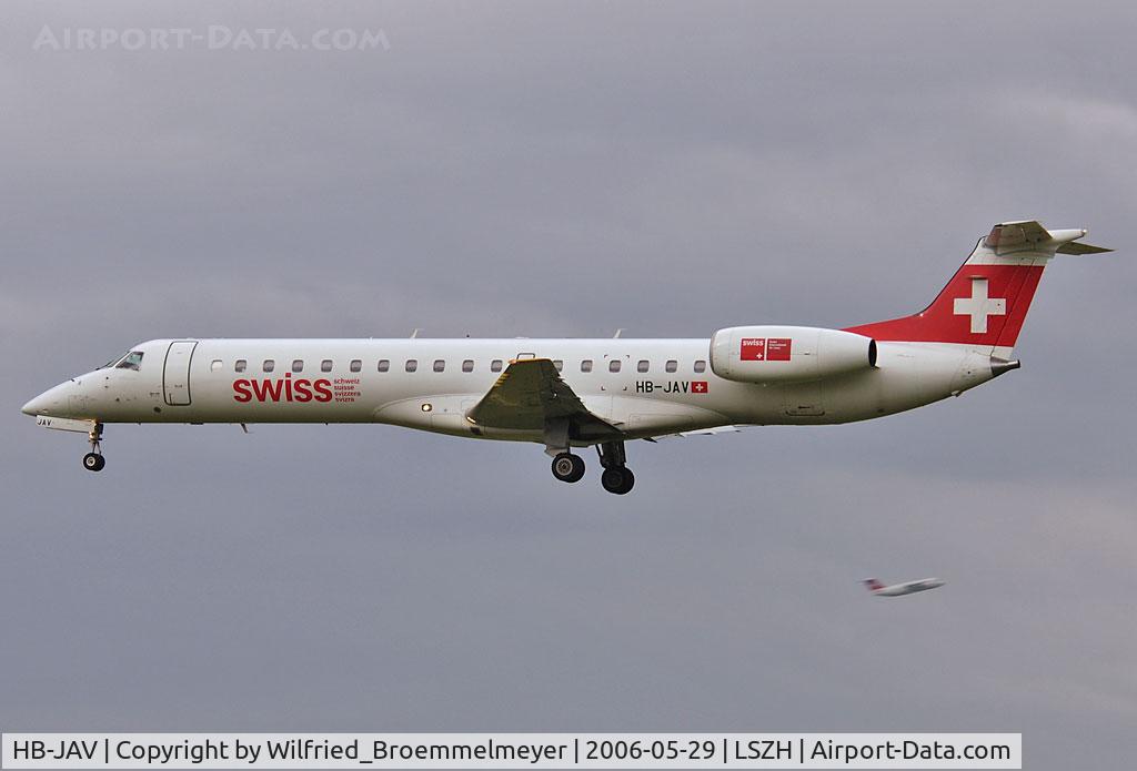 HB-JAV, Embraer EMB-145LU (ERJ-145LU) C/N 145574, Landing Runway 14 / Take off Runway 28