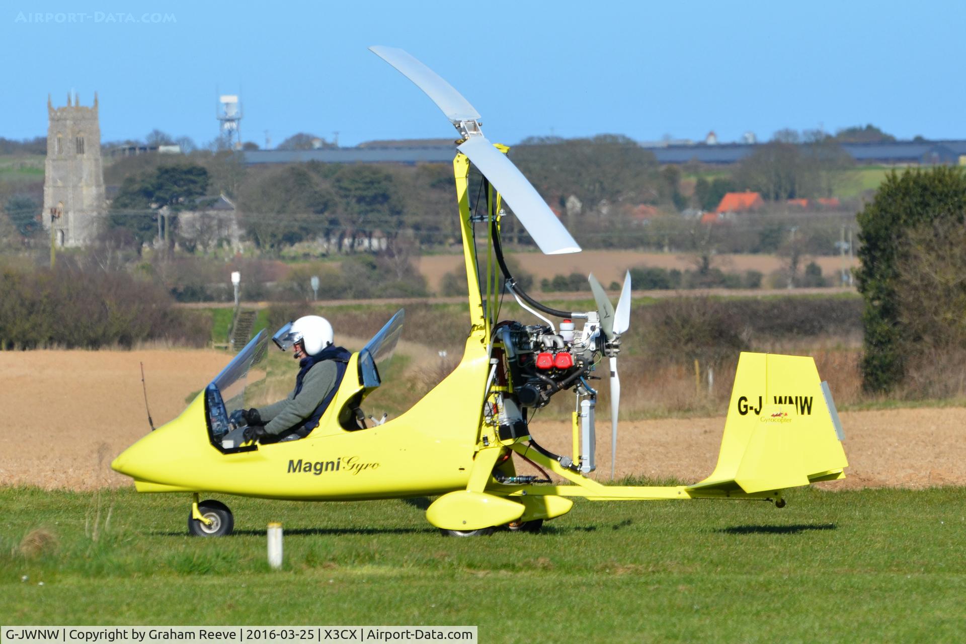 G-JWNW, 2010 Magni Gyro M-16C Tandem Trainer C/N 16-10-5644, About to depart from Northrepps.