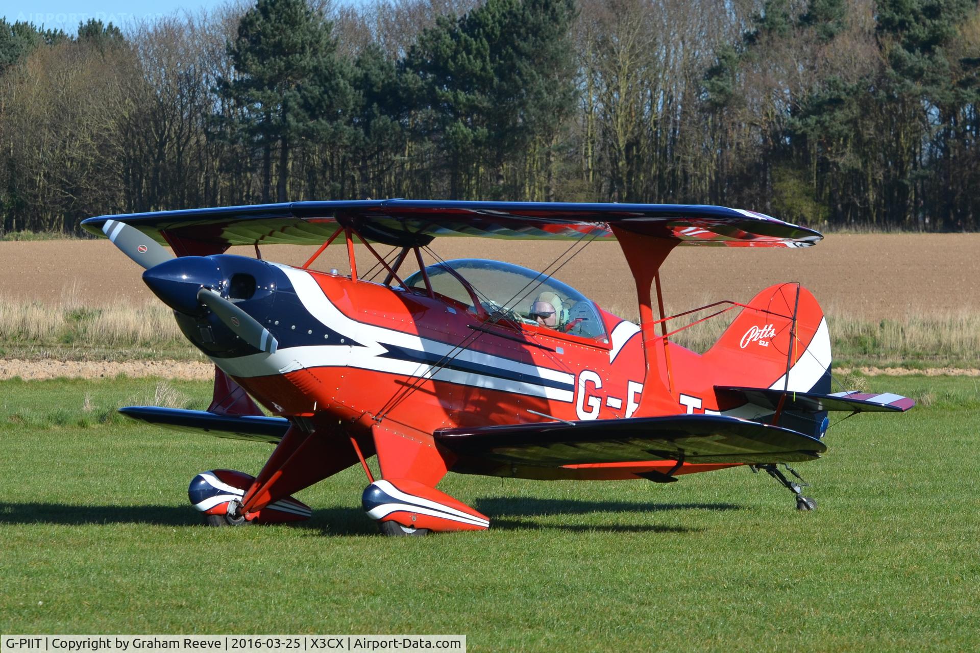 G-PIIT, 1986 Pitts S-2 Special C/N 1984, Just landed at Northrepps.