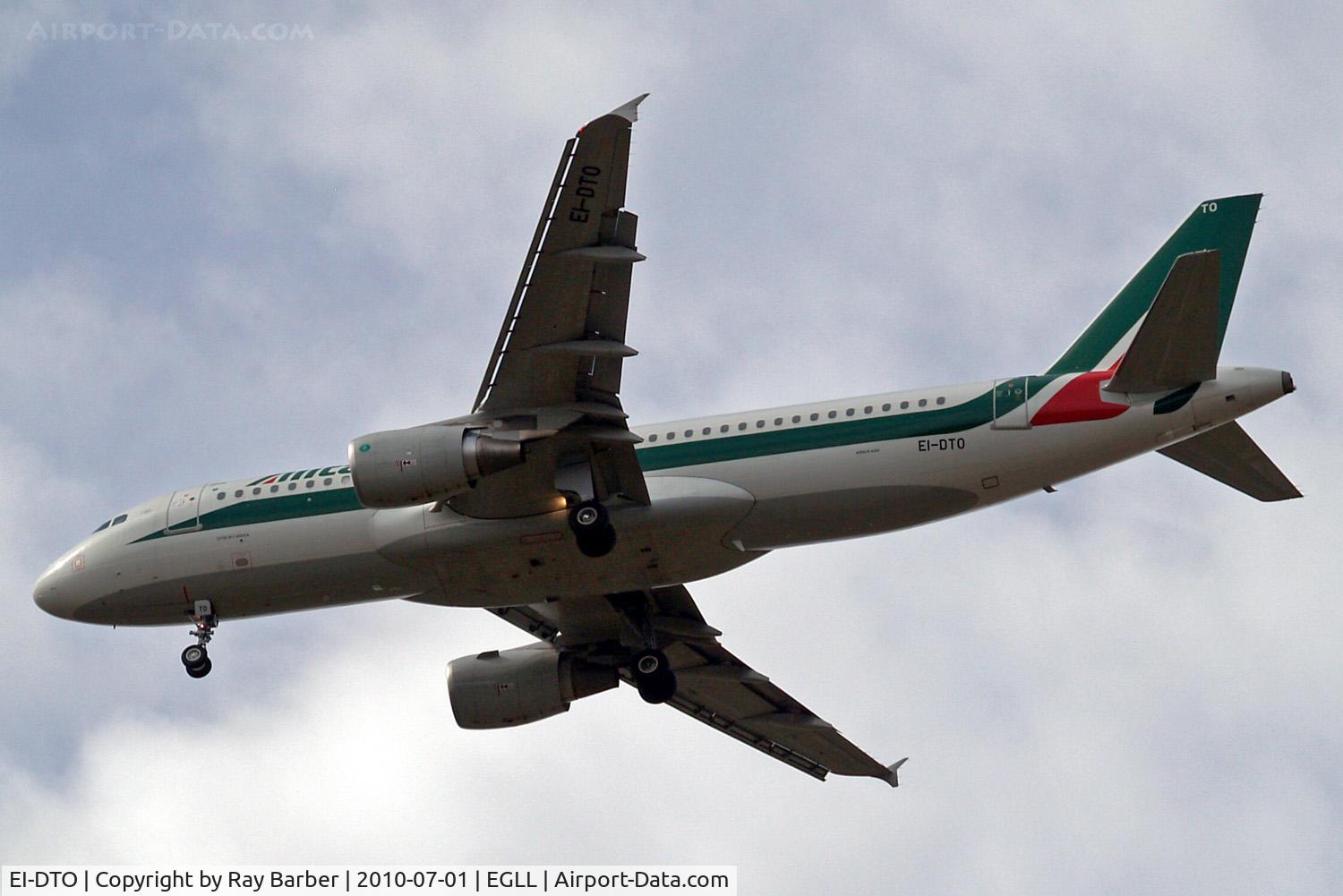 EI-DTO, 2010 Airbus A320-216 C/N 4152, Airbus A320-216 [4152] (Alitalia) Home~G 01/07/2010. On approach 27R.