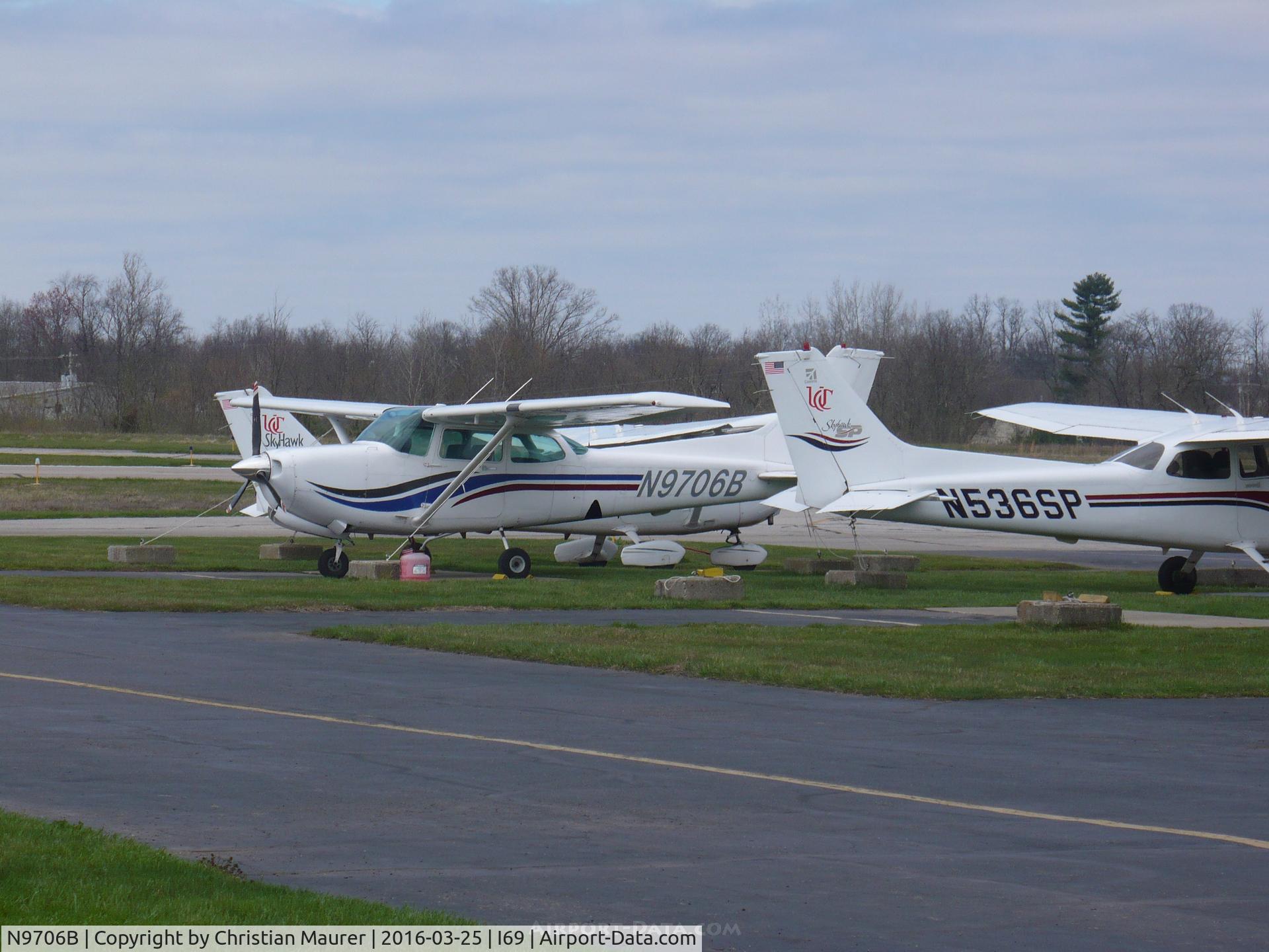 N9706B, 1981 Cessna 172RG Cutlass RG C/N 172RG0980, Cessna 172RG On Sporty's Aviation Ramp