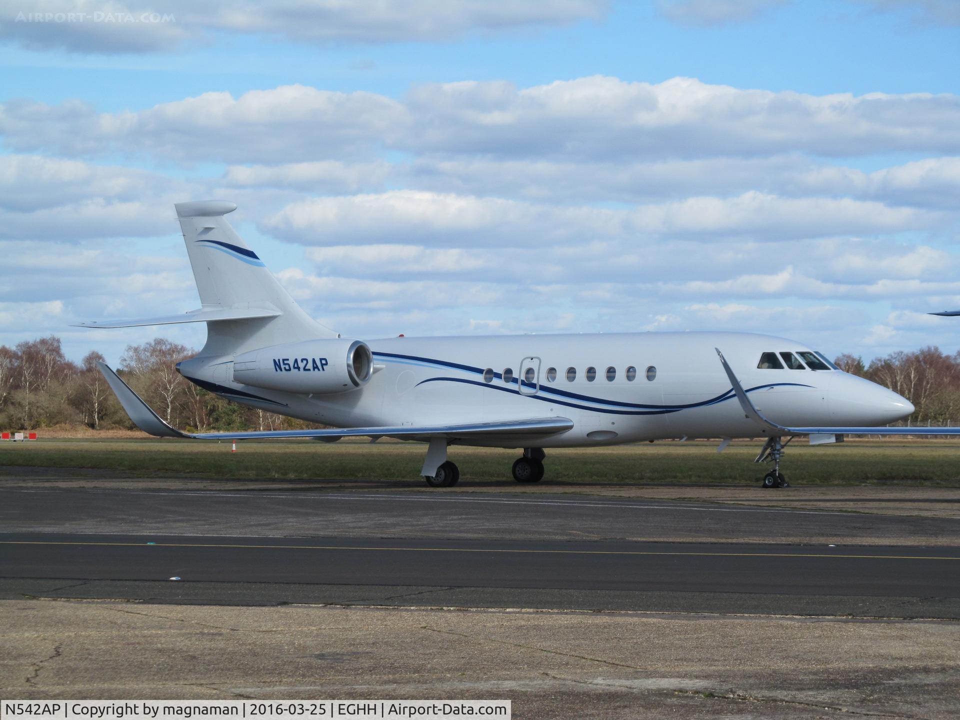 N542AP, 2006 Dassault Falcon 2000LX C/N 89, Outside AIM hangar