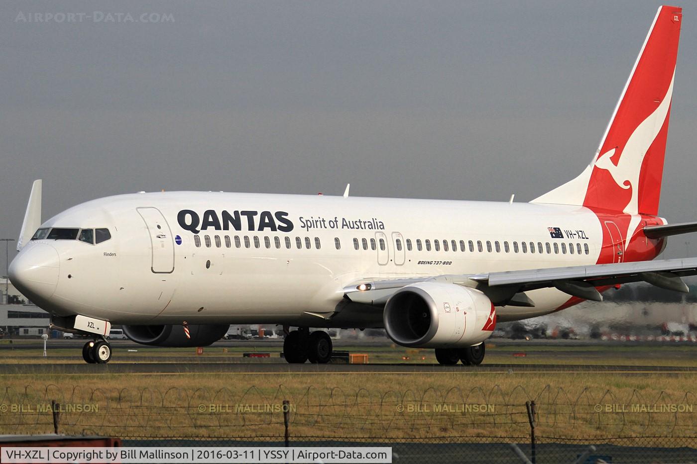 VH-XZL, 2014 Boeing 737-838 C/N 44573, taxiing to 34R