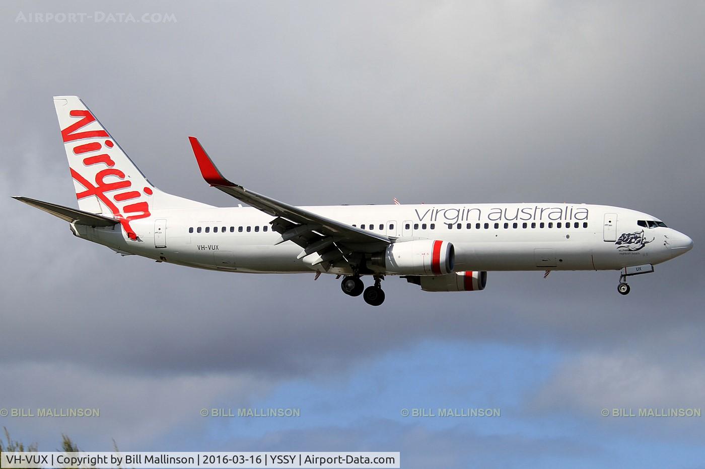 VH-VUX, 2010 Boeing 737-8FE C/N 37823, finals to 16R