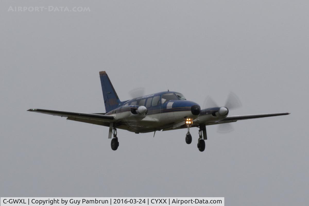 C-GWXL, 1979 Piper PA-31-350 Chieftain C/N 31-7952036, Landing