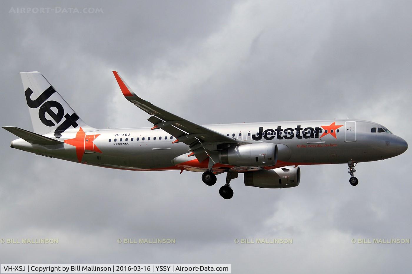 VH-XSJ, 2013 Airbus A320-232 C/N 5482, finals to 16R