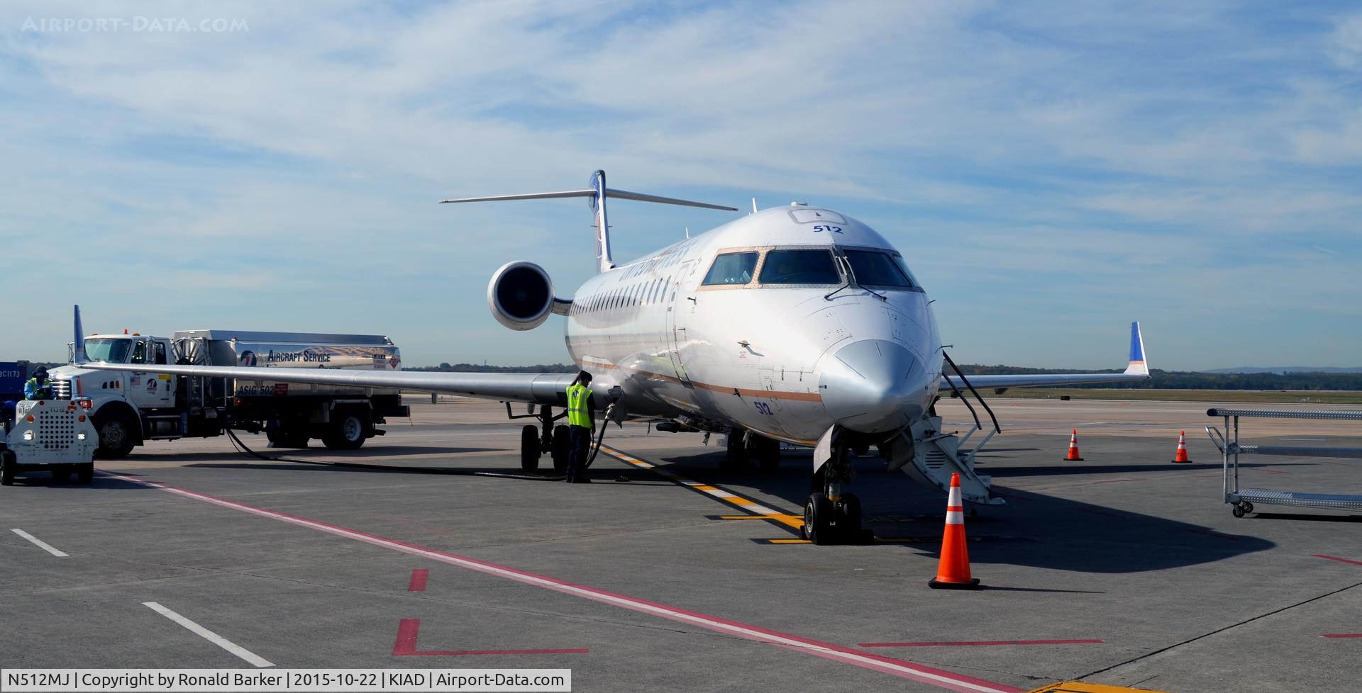 N512MJ, 2003 Canadair CL-600-2C10 Regional Jet CRJ-700 C/N 10109, At the gate Dulles