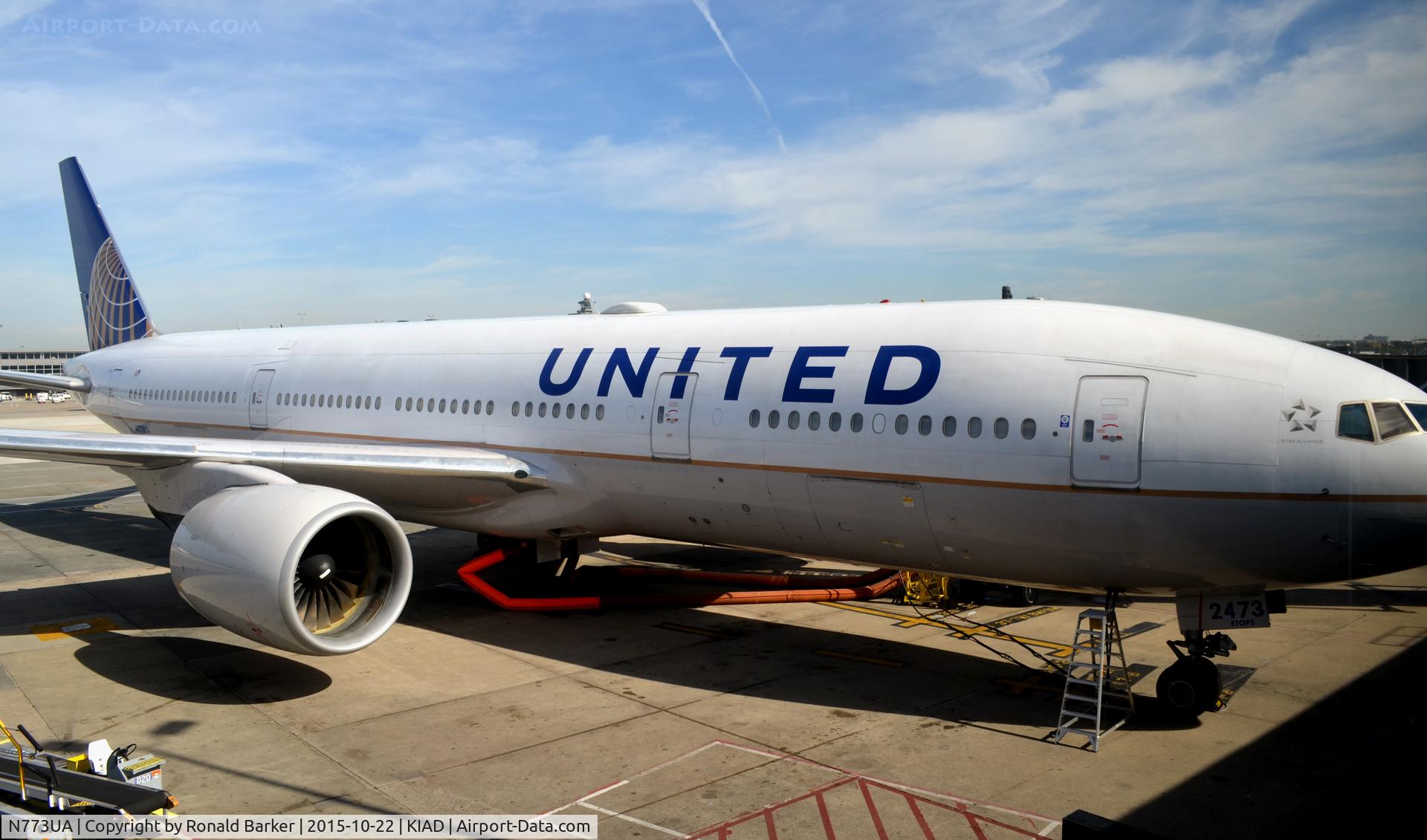N773UA, 1995 Boeing 777-222 C/N 26929, At the gate Dulles