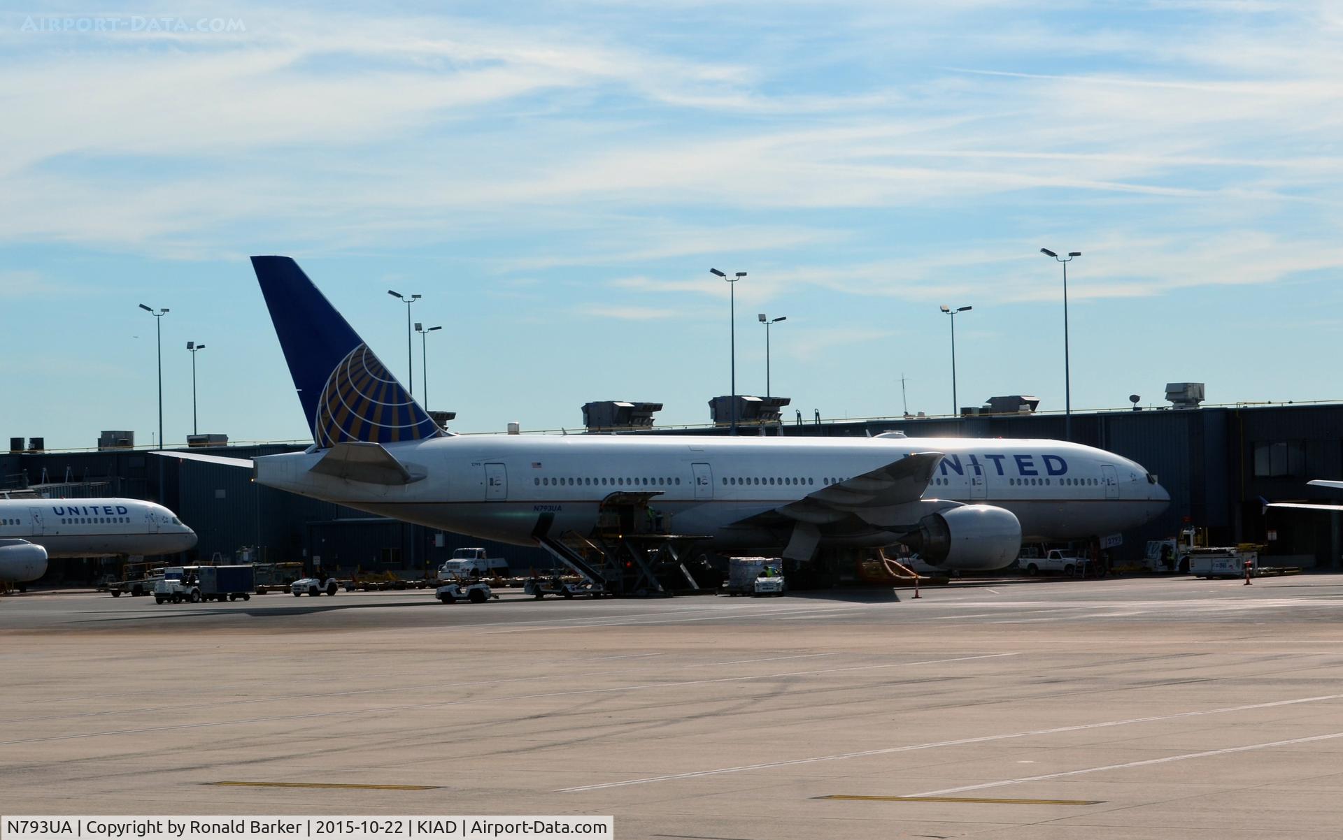 N793UA, 1997 Boeing 777-222 C/N 26946, At the gate Dulles