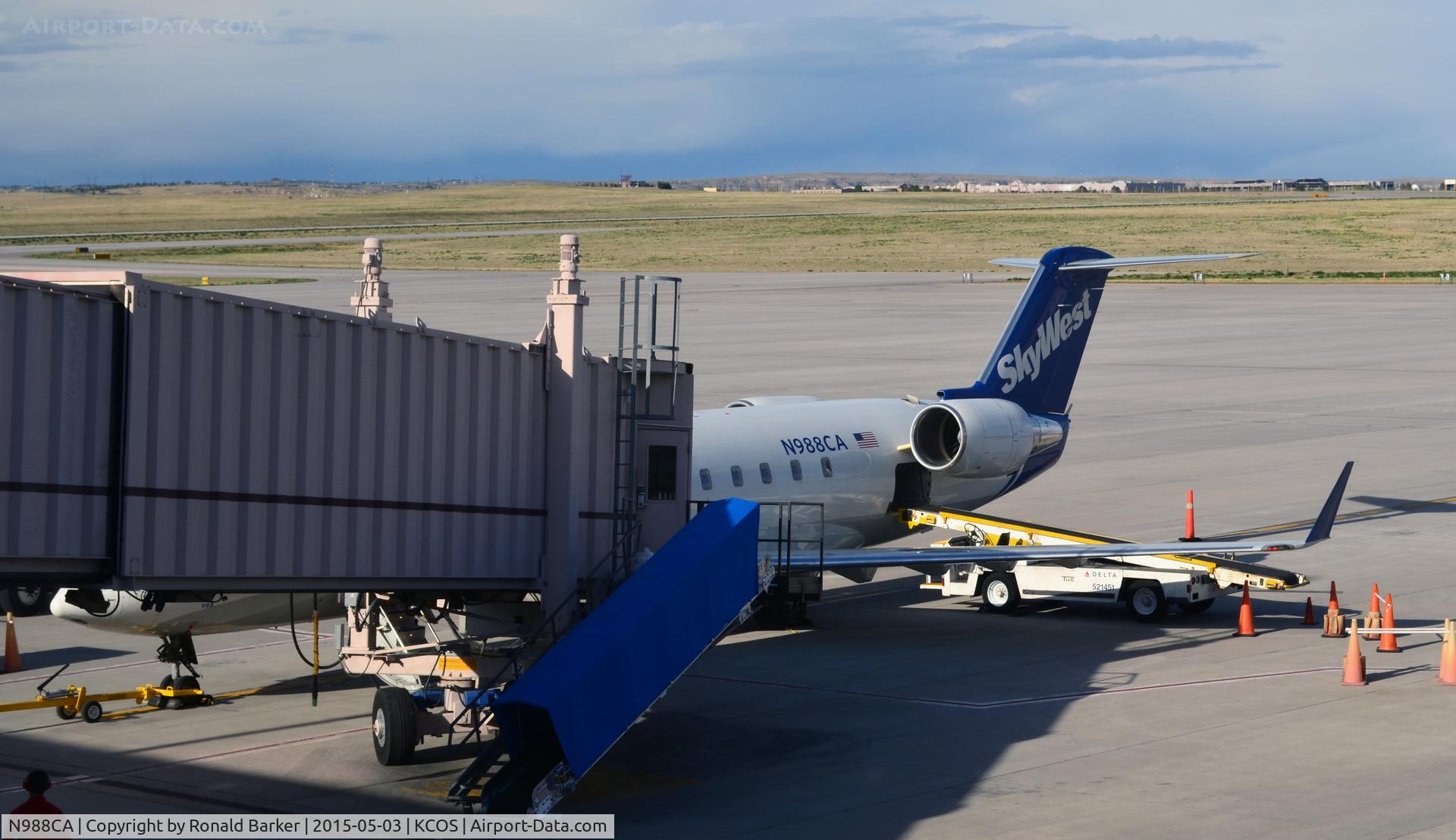 N988CA, 1997 Canadair CRJ-100ER (CL-600-2B19) C/N 7204, At the gate COS
