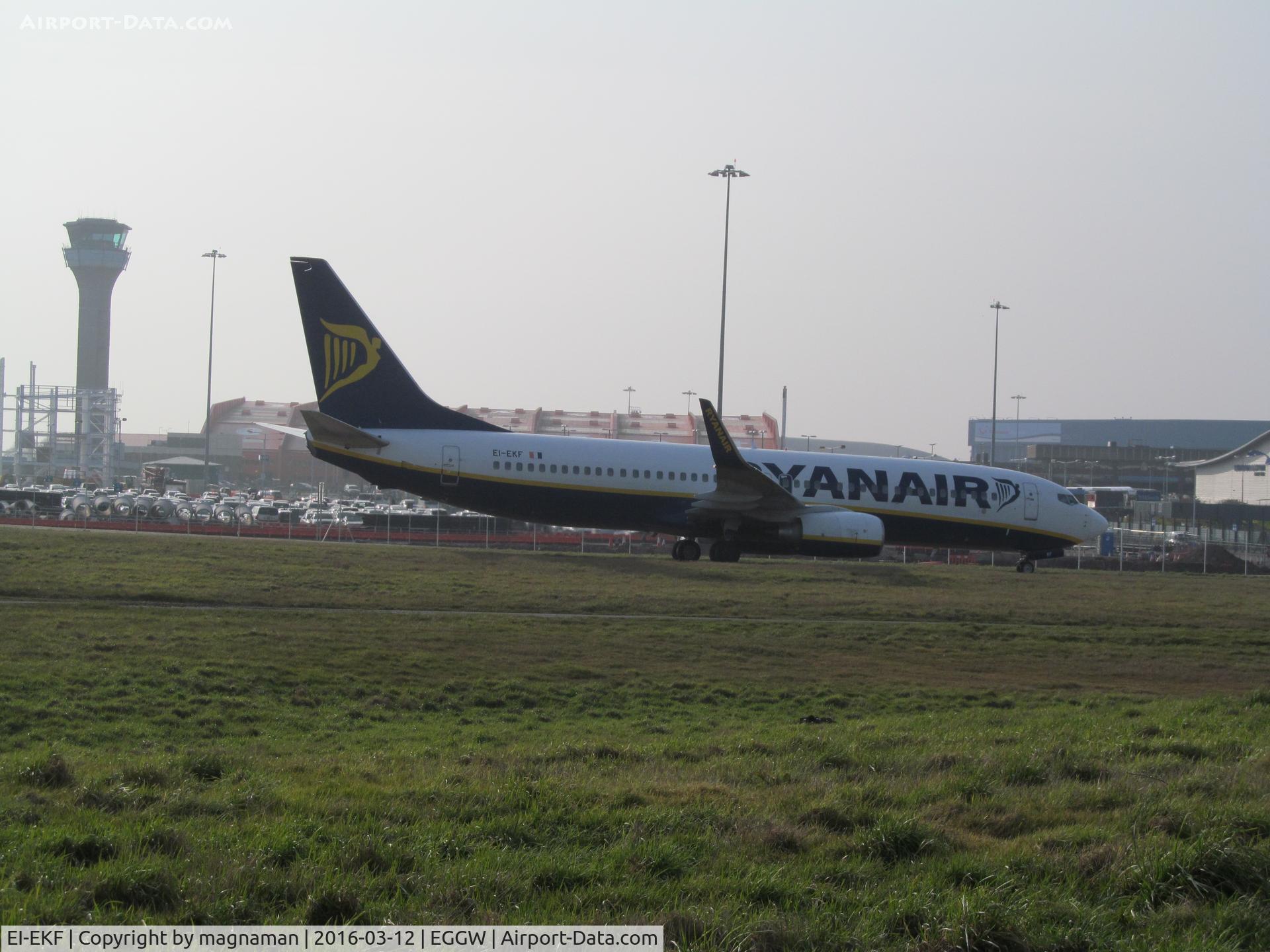 EI-EKF, 2009 Boeing 737-8AS C/N 35025, at looton