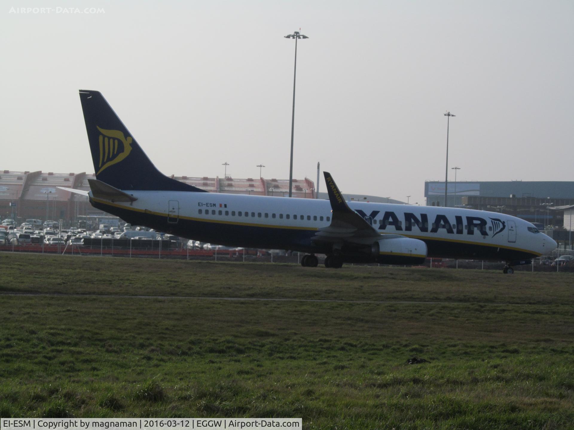 EI-ESM, 2011 Boeing 737-8AS C/N 34992, luton