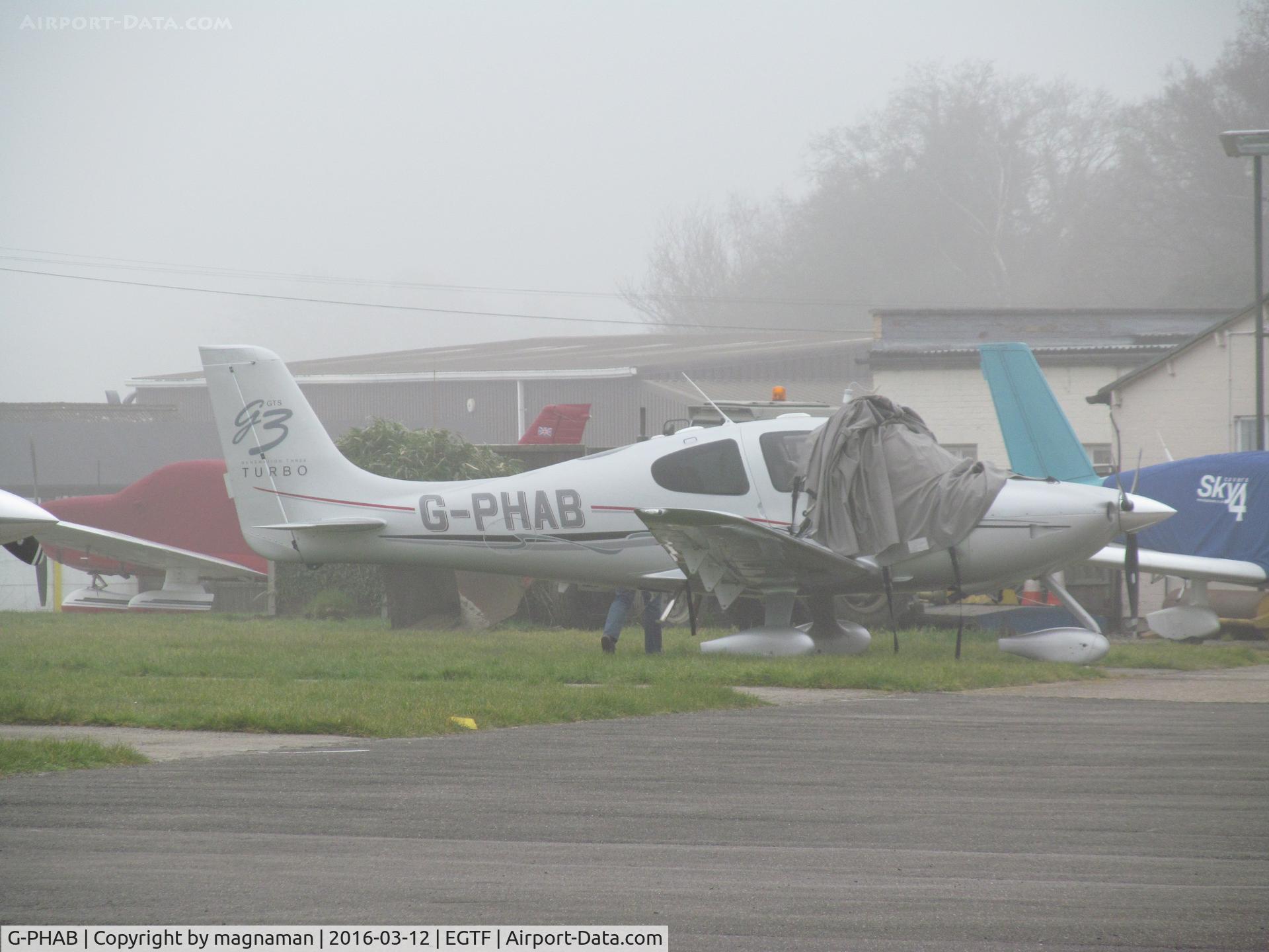 G-PHAB, 2007 Cirrus SR22 G3 Turbo C/N 2710, going for a foggy flight