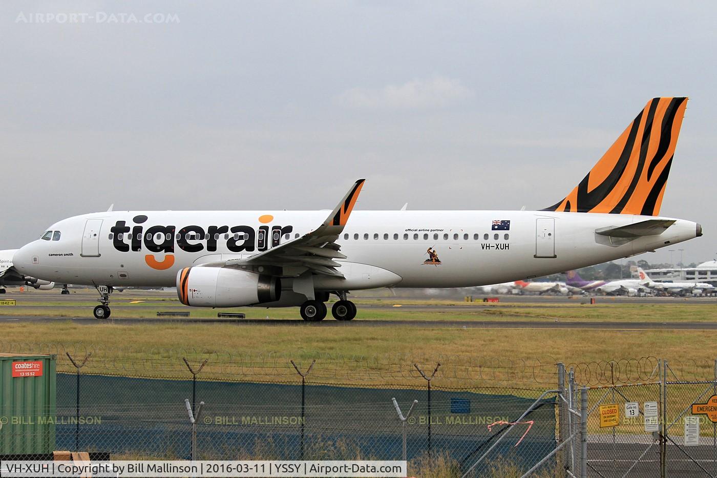 VH-XUH, 2015 Airbus A320-232 C/N 6749, taxi to 34R