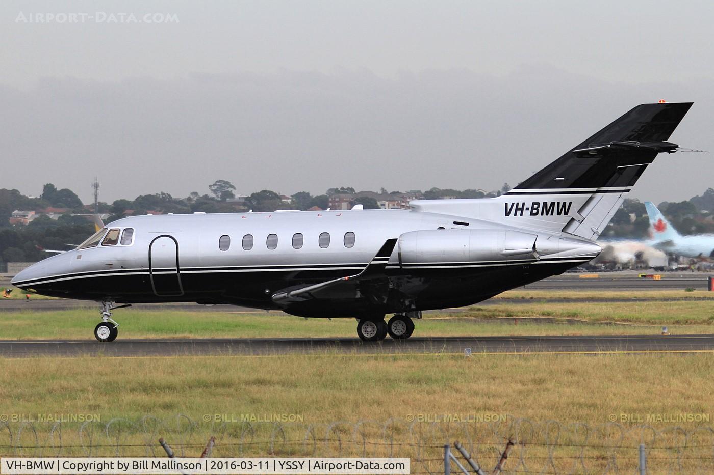 VH-BMW, 2008 Hawker Beechcraft Hawker 850XP C/N 258895, taxi to 34R