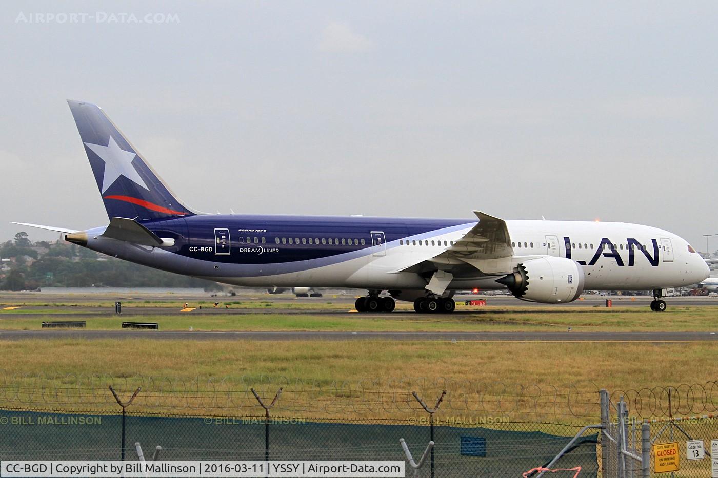 CC-BGD, 2015 Boeing 787-916 Dreamliner C/N 35322, taxi from 34R