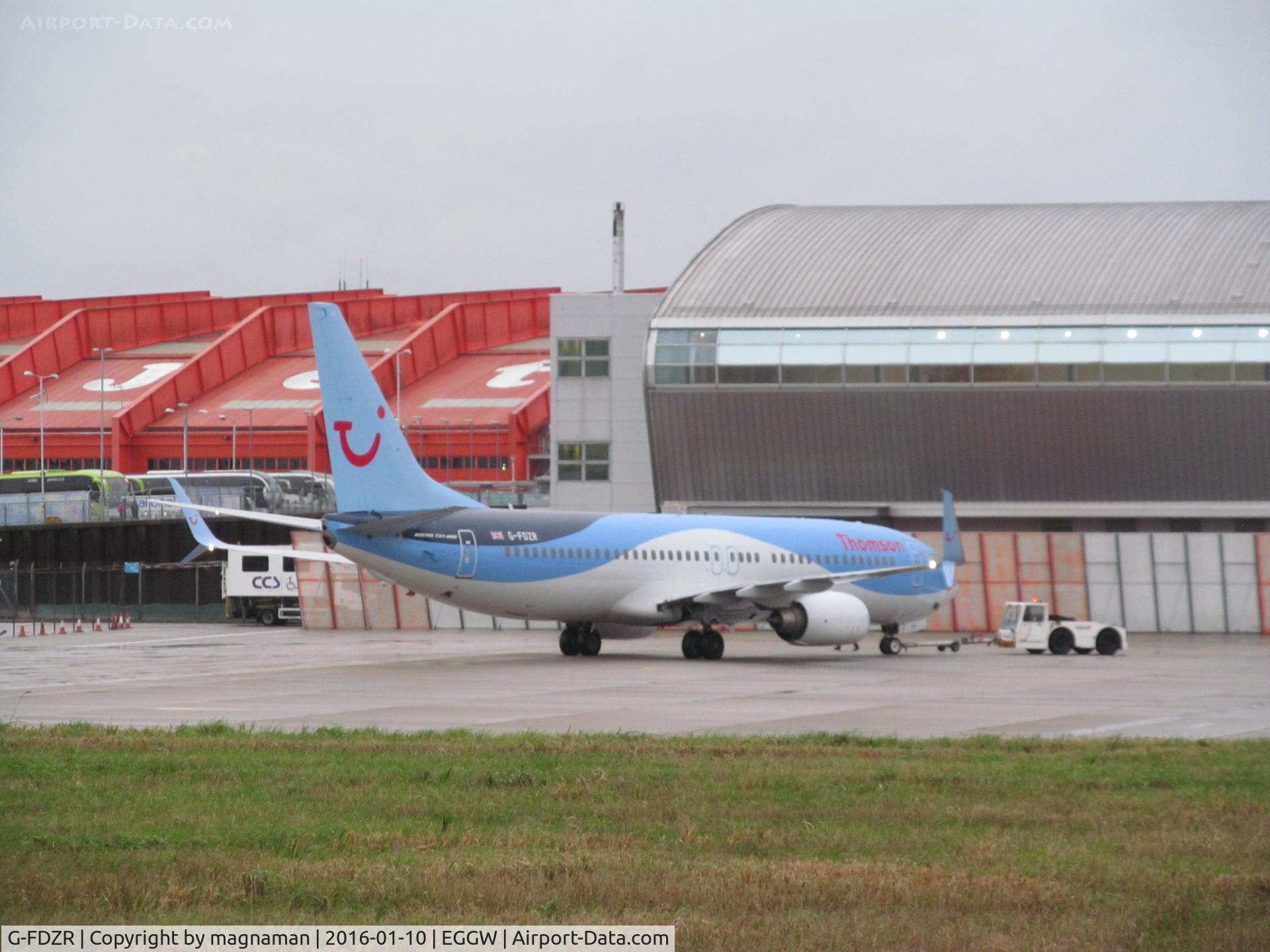 G-FDZR, 2009 Boeing 737-8K5 C/N 35145, on stand