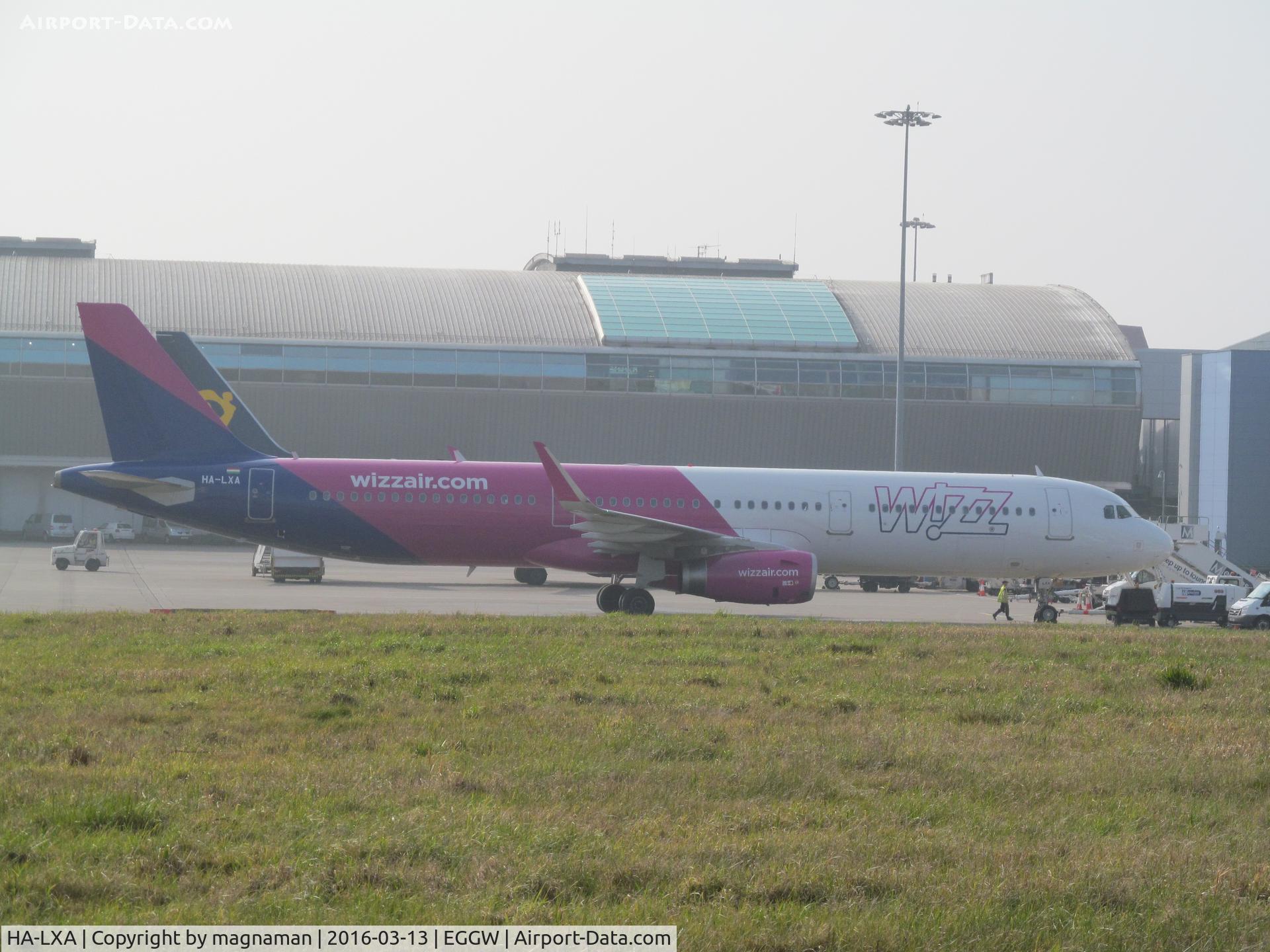 HA-LXA, 2015 Airbus A321-231 C/N 6848, at luton