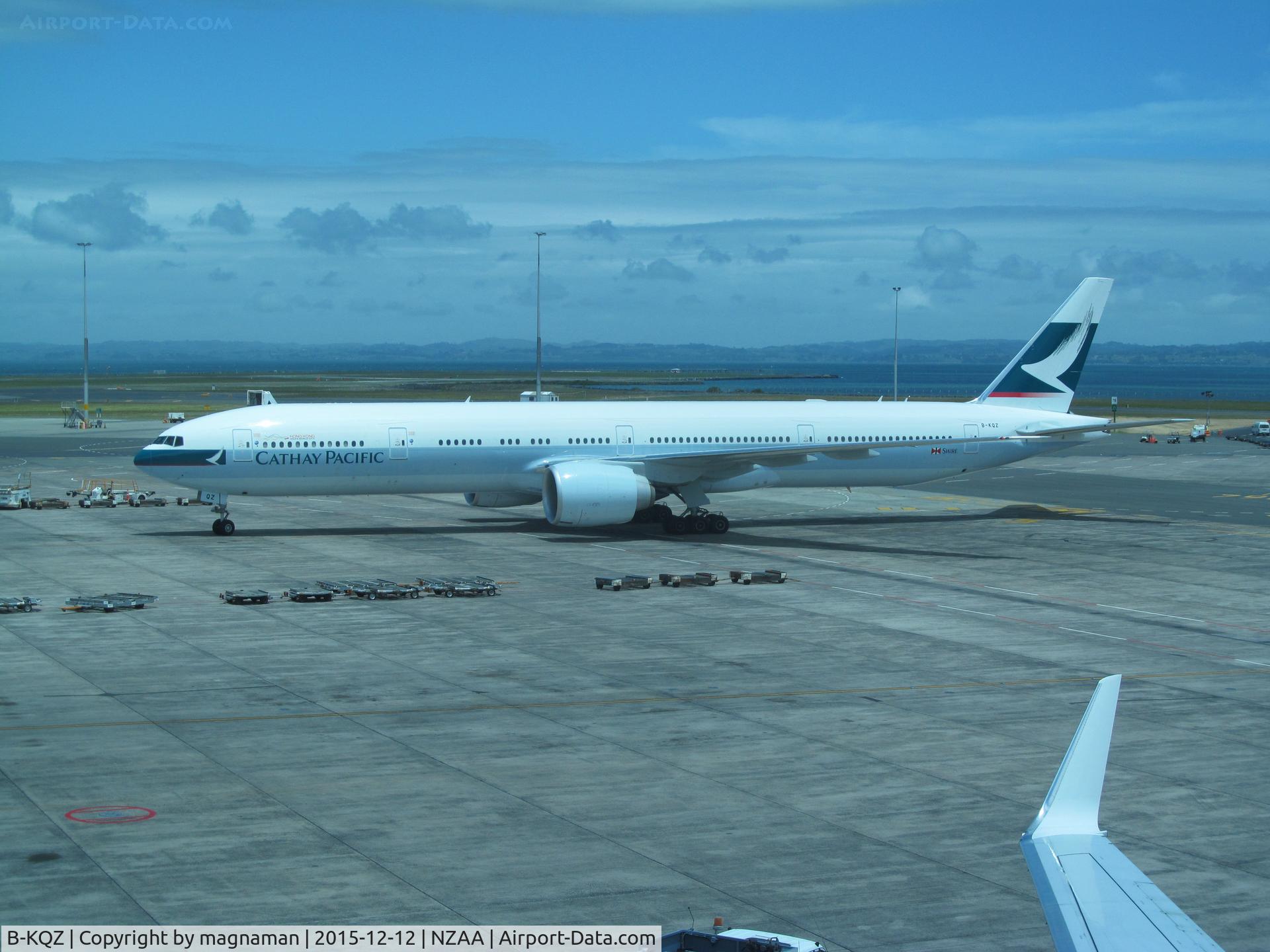B-KQZ, 2015 Boeing 777-367/ER C/N 60723, arriving at AKL