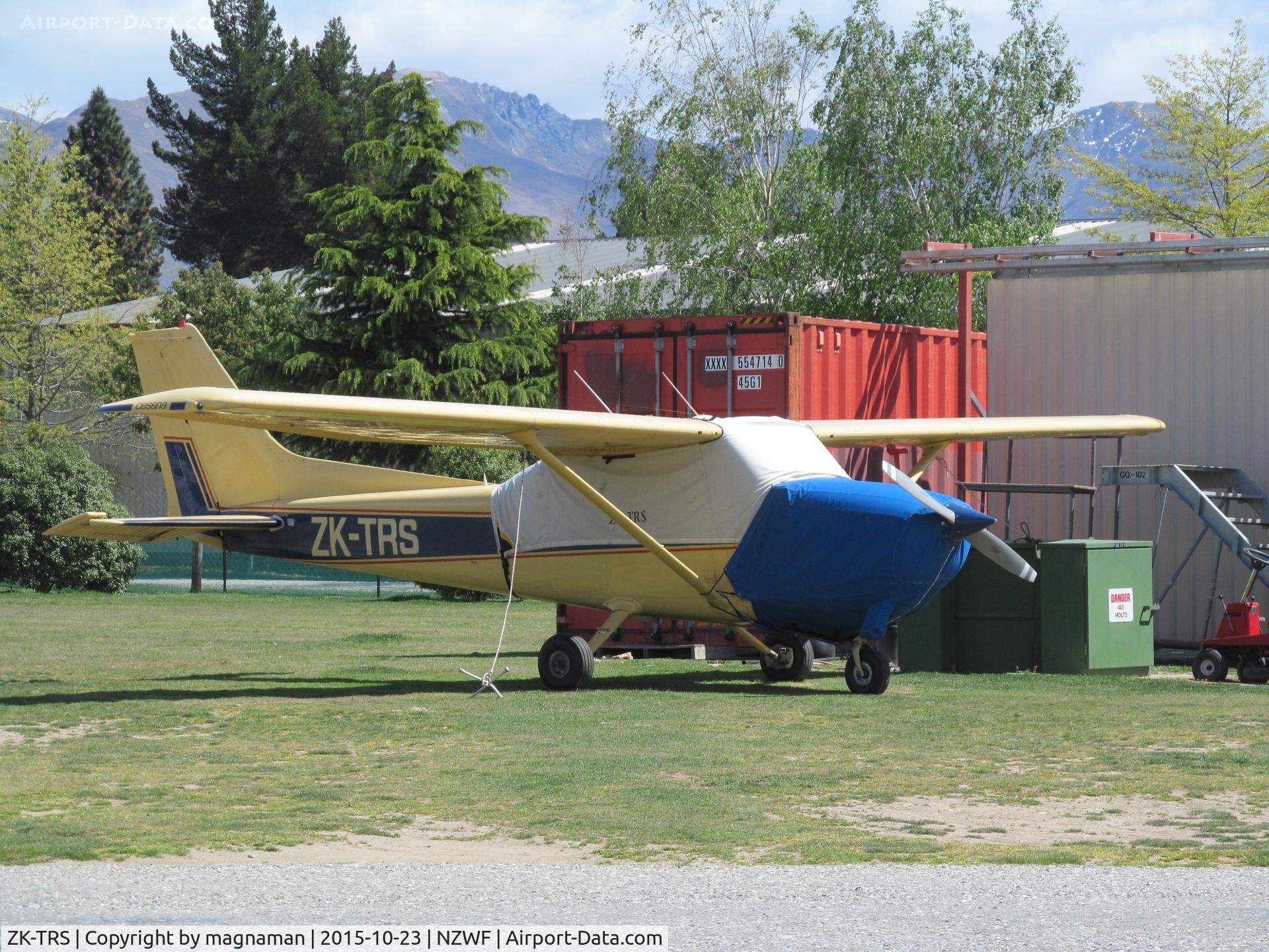 ZK-TRS, 1976 Cessna 172N C/N 17268450, At wanaka