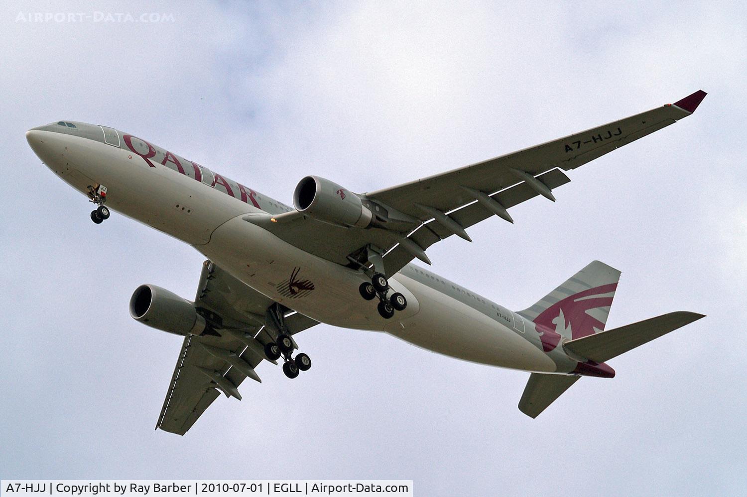 A7-HJJ, 2002 Airbus A330-203 C/N 487, Airbus A330-202 [487] (Qatar Airways Amiri Flight) Home~G 01/07/2010. On approach 27R.