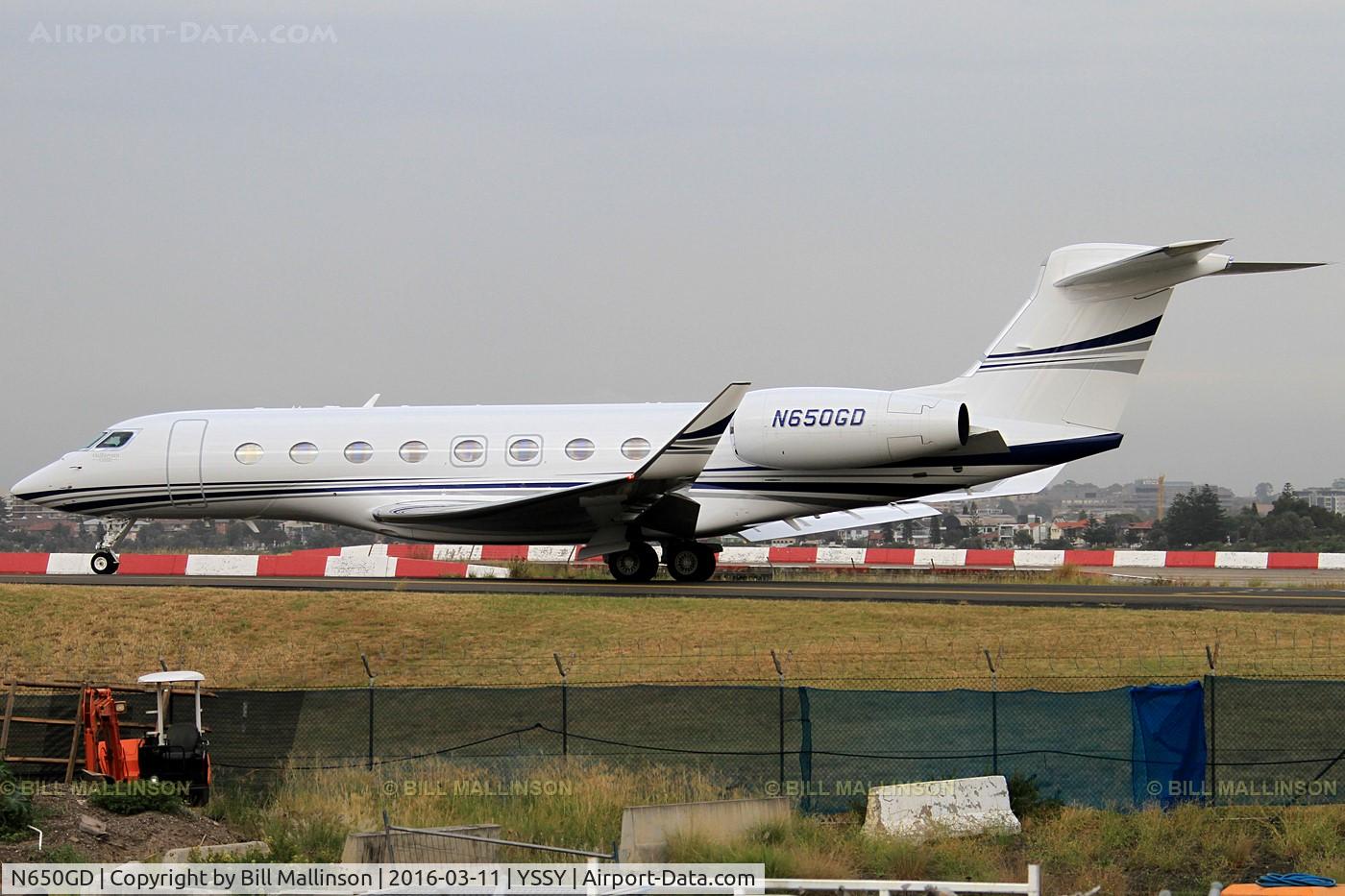 N650GD, 2010 Gulfstream Aerospace G650 (G-VI) C/N 6004, taxi to 34R