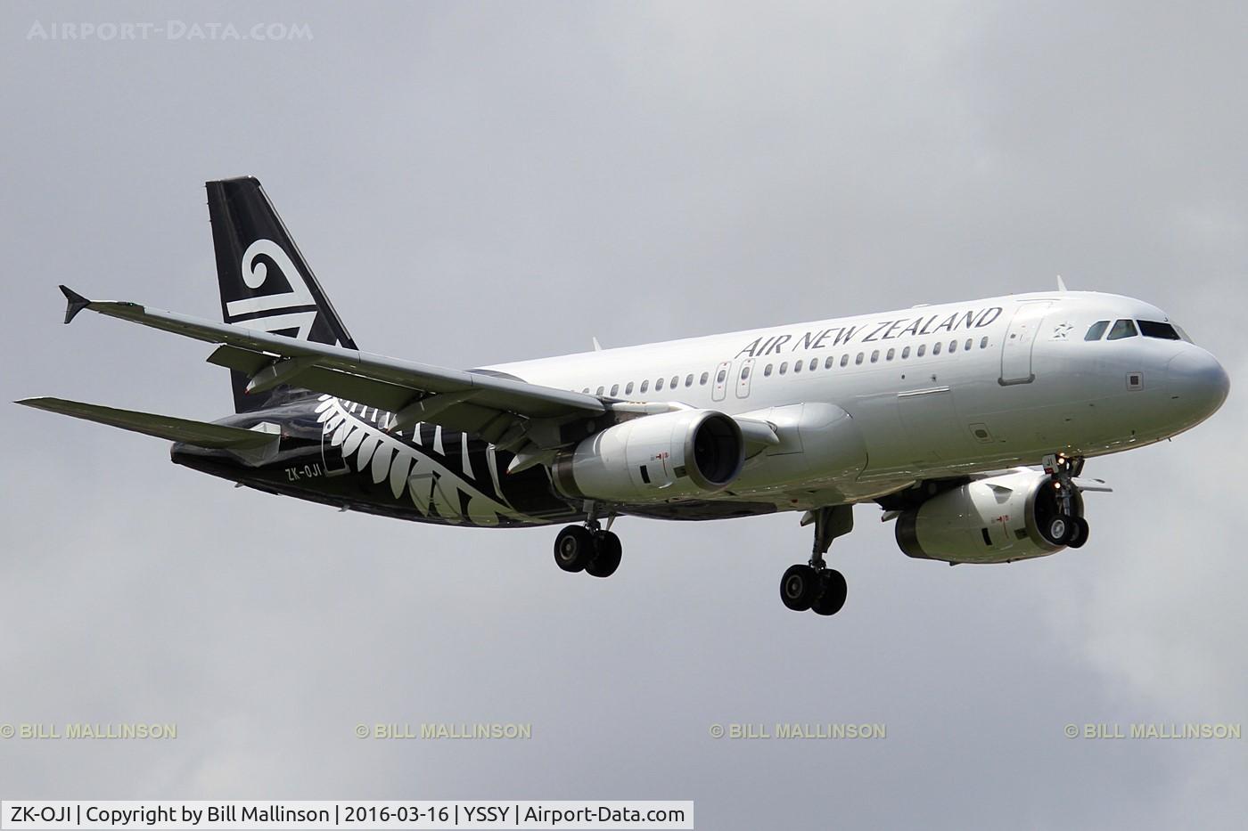 ZK-OJI, 2004 Airbus A320-232 C/N 2297, finals to 16R