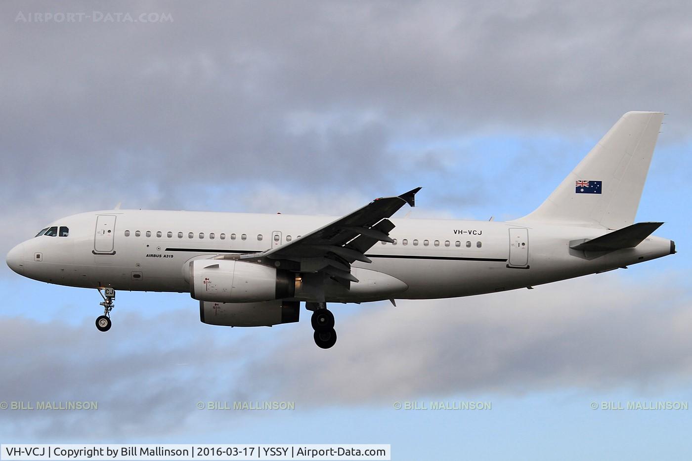 VH-VCJ, 2011 Airbus A319-132 C/N 1880, finals to 16R