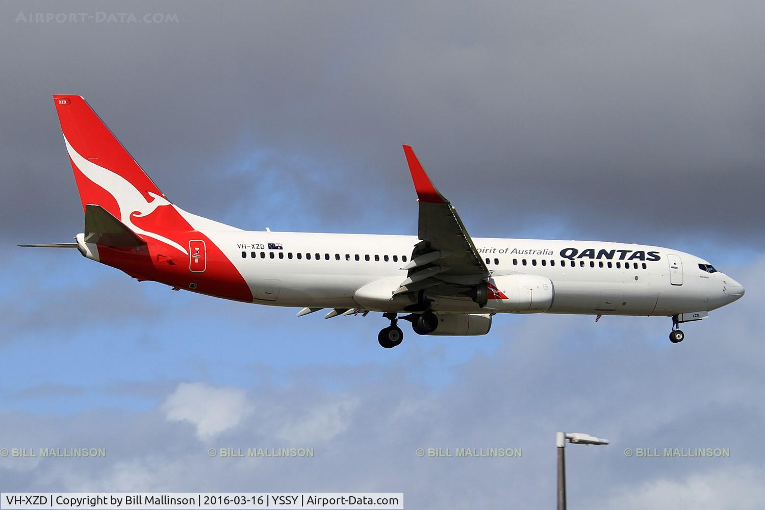 VH-XZD, 2013 Boeing 737-838 C/N 39368, finals to 16R