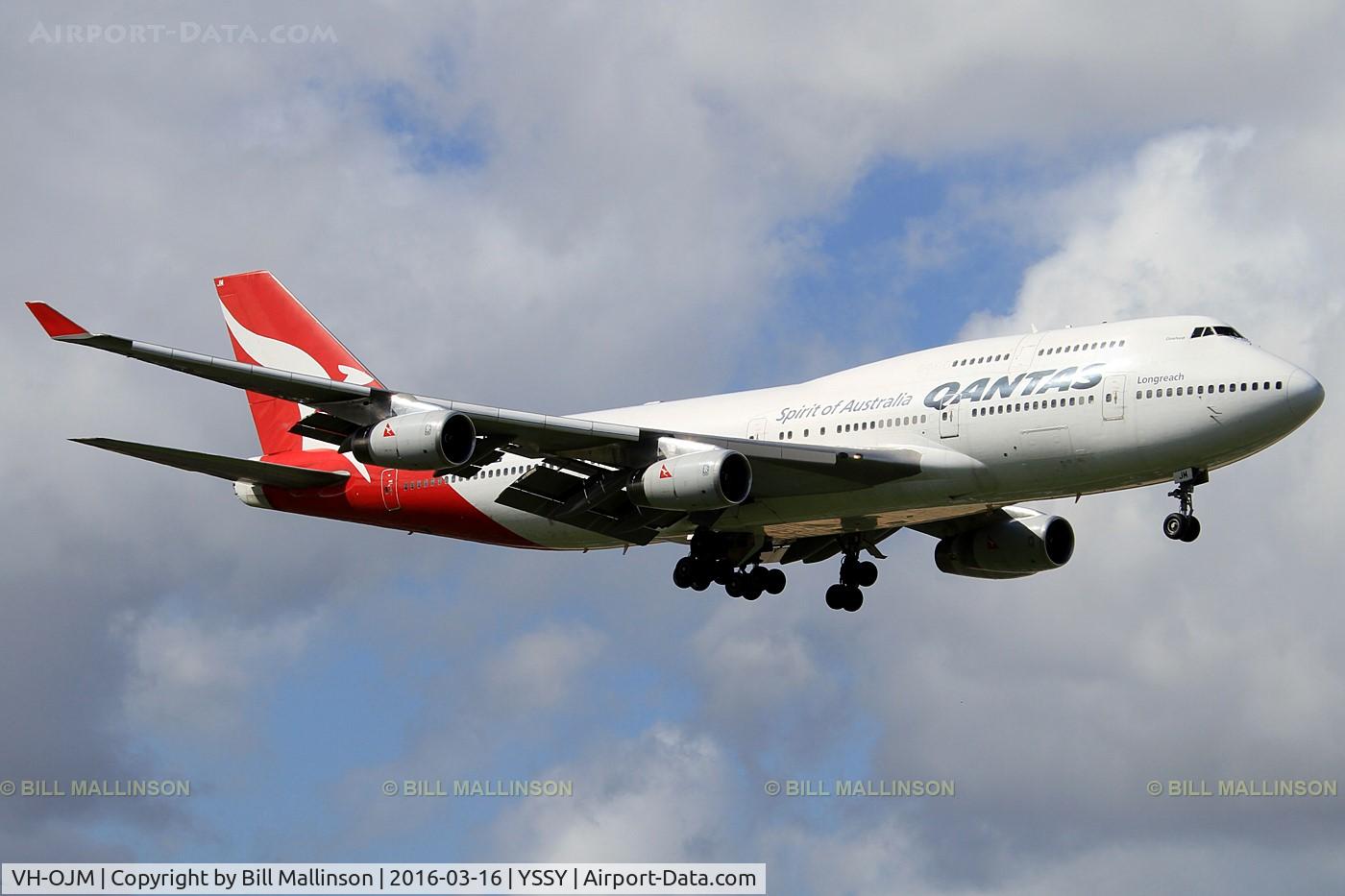 VH-OJM, 1991 Boeing 747-438 C/N 25245, finals to 16R