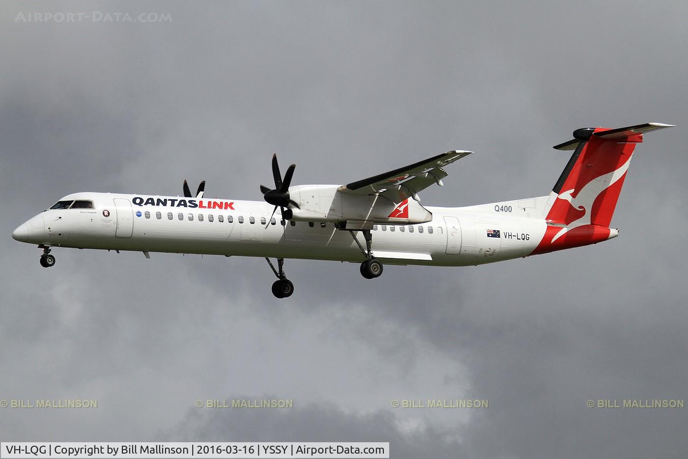VH-LQG, 2011 Bombardier DHC-8-402 Dash 8 C/N 4376, finals to 16R