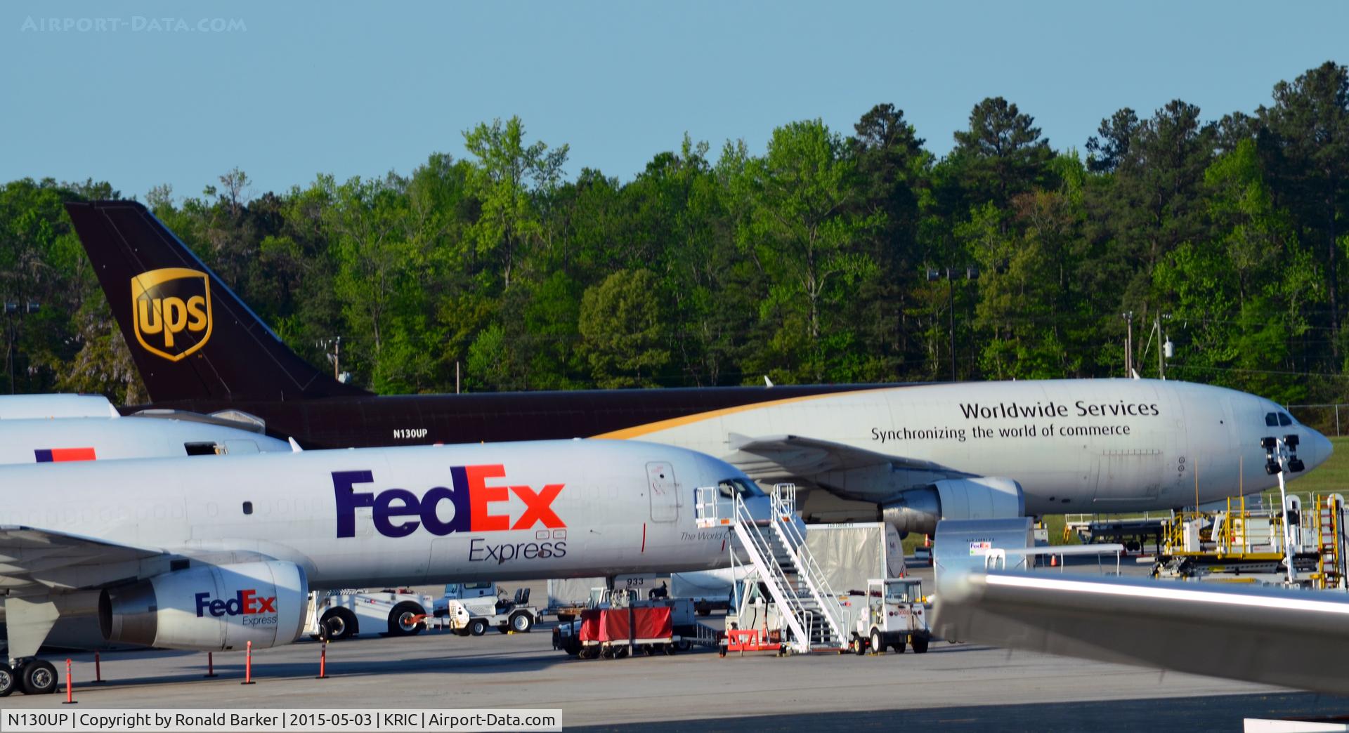 N130UP, 2001 Airbus A300F4-622R C/N 0814, On the ramp