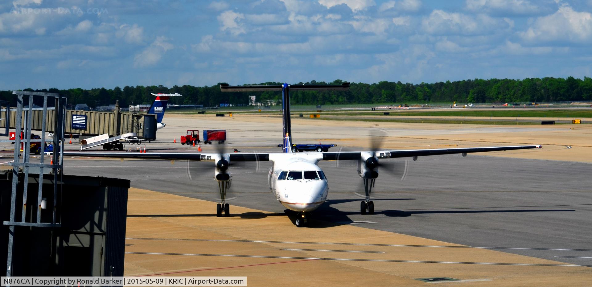 N876CA, 1996 De Havilland Canada DHC-8-311 Dash 8 C/N 438, Taxi RIC