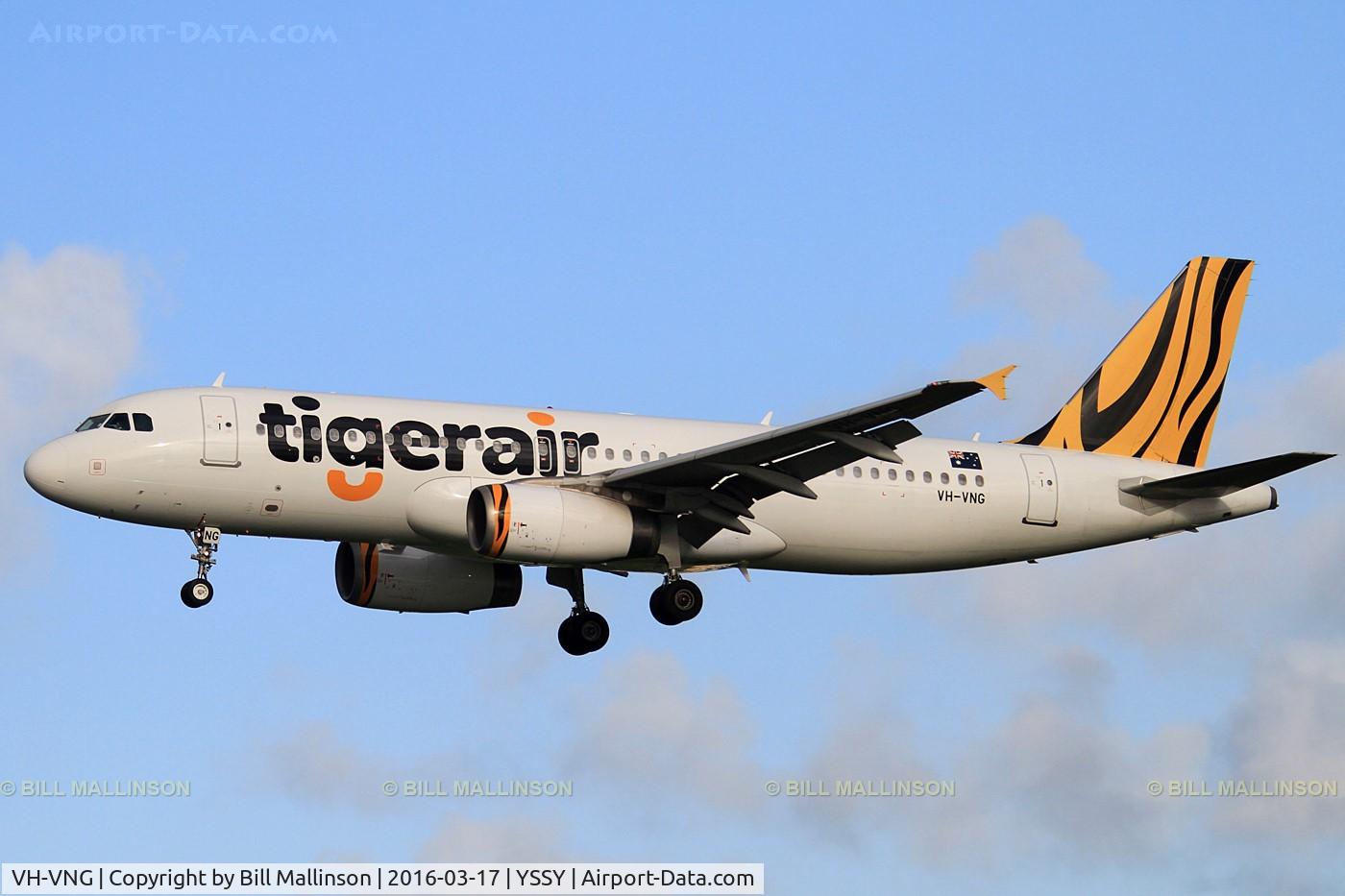 VH-VNG, 2008 Airbus A320-232 C/N 3674, finals to 16R