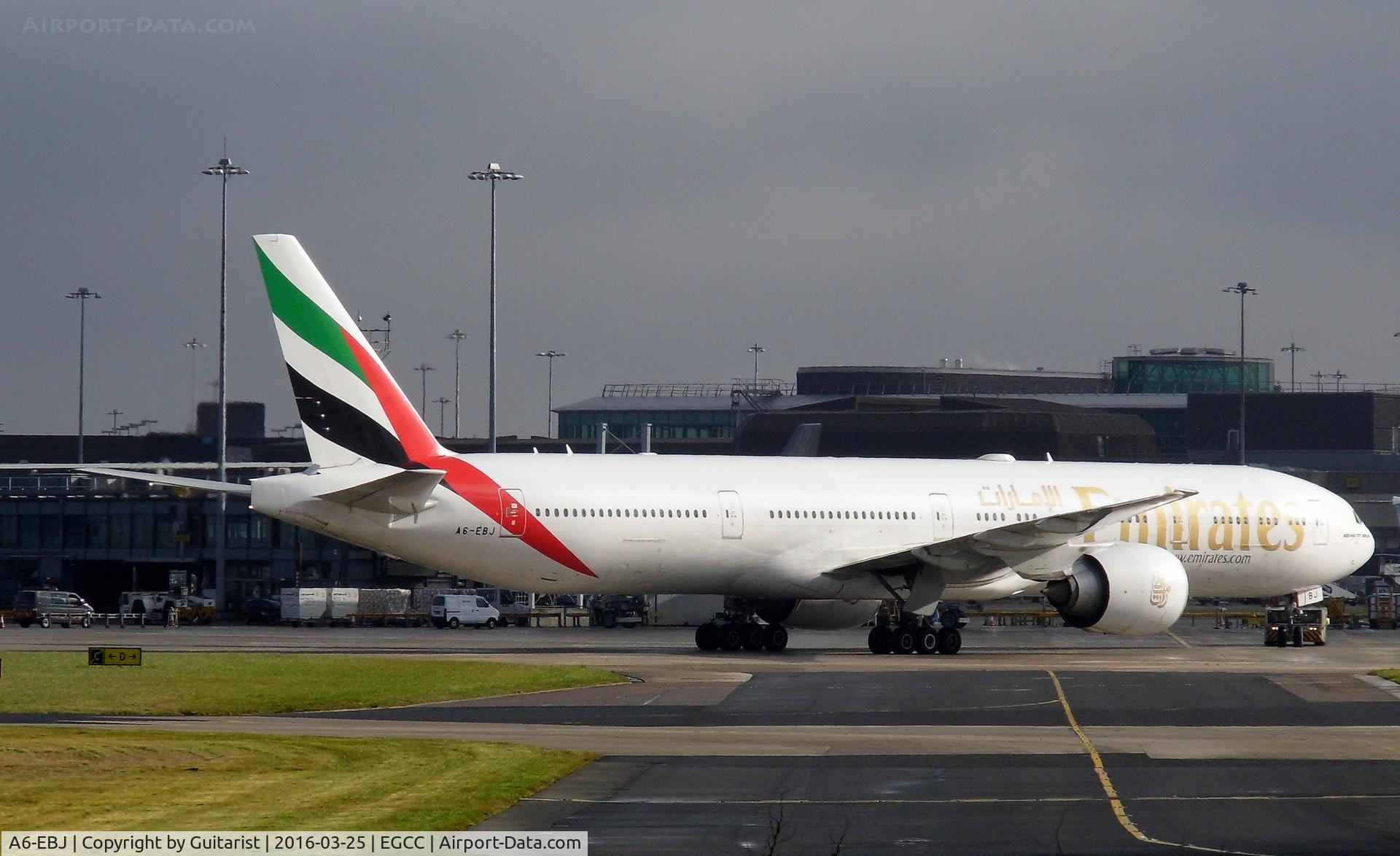 A6-EBJ, 2005 Boeing 777-36N/ER C/N 32787, At Manchester