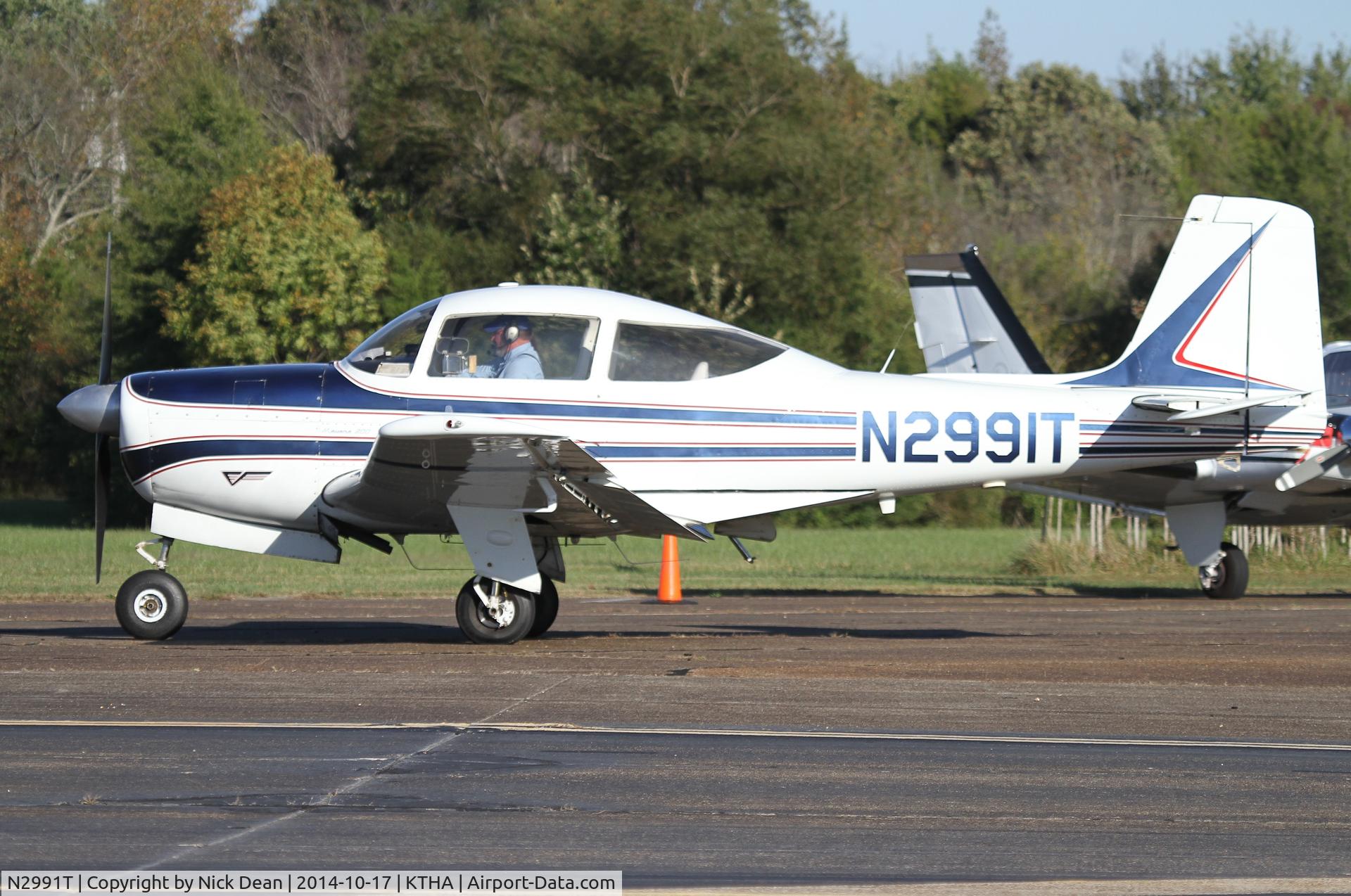 N2991T, 1966 Aero Commander 200D C/N 364, Beech Party 2014