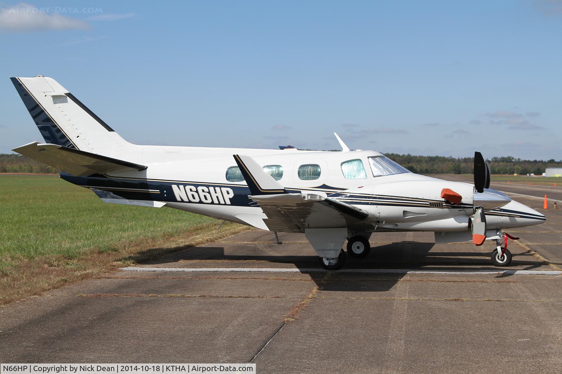 N66HP, 1980 Beech B-60 Duke C/N P-530, DFA 2014 at the Beech Party