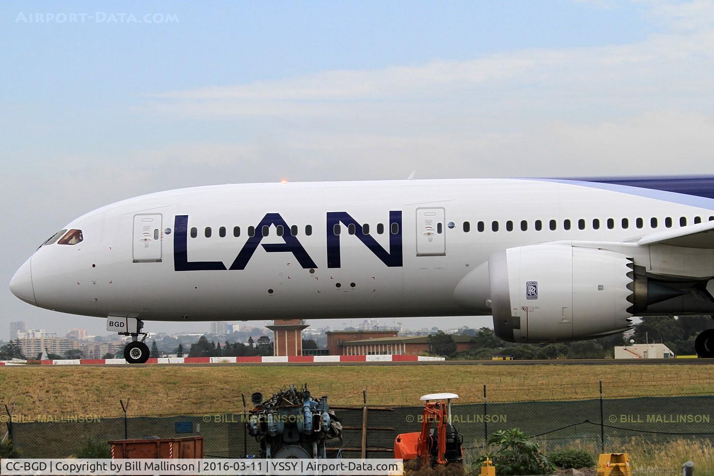 CC-BGD, 2015 Boeing 787-916 Dreamliner C/N 35322, taxiing to 34R