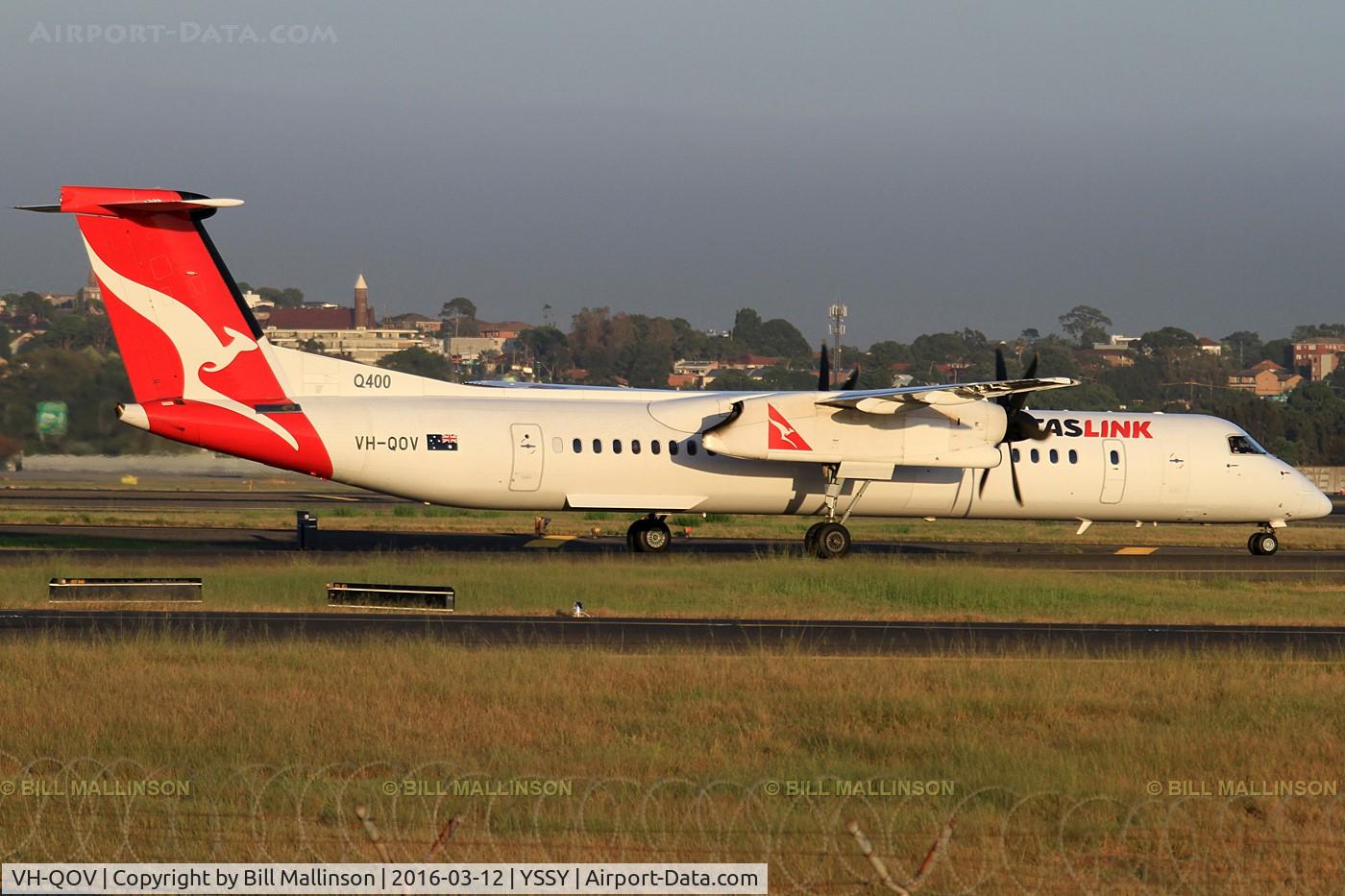 VH-QOV, 2009 De Havilland Canada DHC-8-402Q Dash 8 C/N 4277, taxiing from 34R