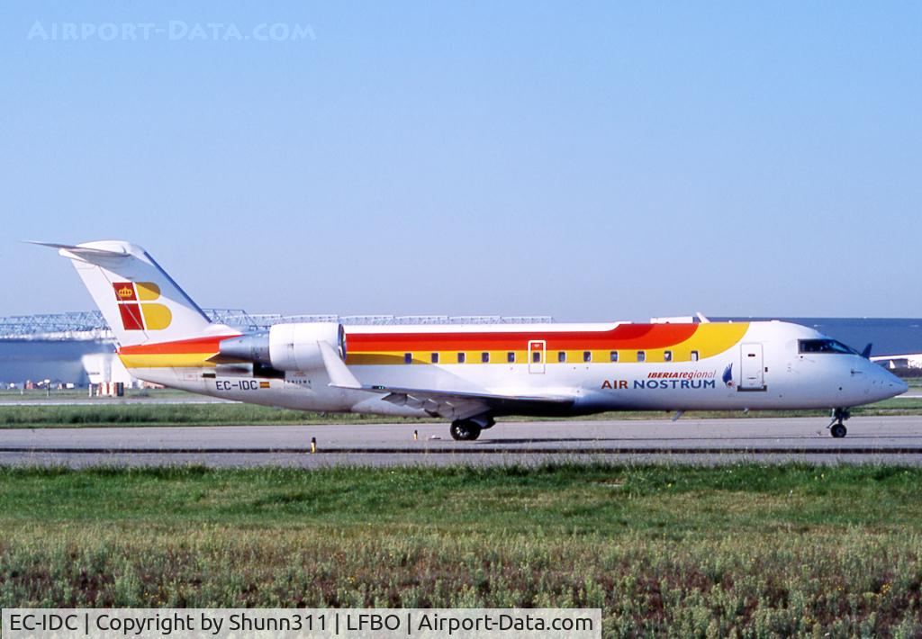 EC-IDC, 2002 Bombardier CRJ-200ER (CL-600-2B19) C/N 7622, Taxiing holding point rwy 14L for departure...