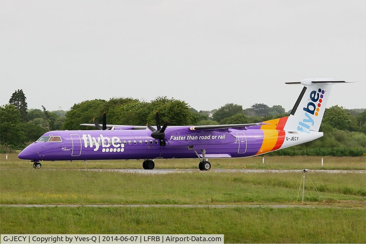 G-JECY, 2007 De Havilland Canada DHC-8-402Q Dash 8 C/N 4157, De Havilland Canada DHC-8-402Q Dash 8, Take off run rwy 25L, Brest-Bretagne Airport (LFRB-BES)